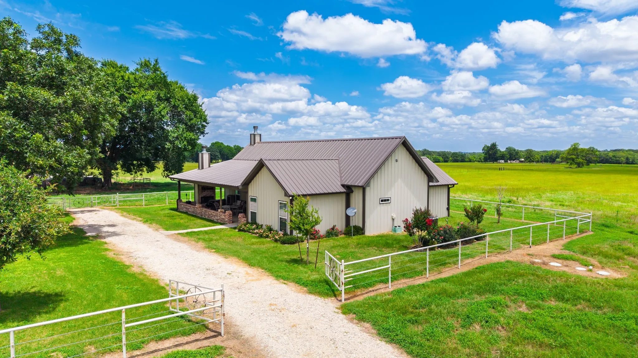 Farm For Sale in Wood County , 869 CR 1570, Alba, Texas 75410, 2 Bedroom, 2 Bathroom, Garage spaces, 1,668 Sqft, built in 2020, mls#21313611, Real Estate Agent in Alba, Homes For Sale in Wood county, Homes For Sale in Alba, Realtor in Alba Texas, Real Estate Brokerage Independent Realty Texas, Luminita Cordes Realtor