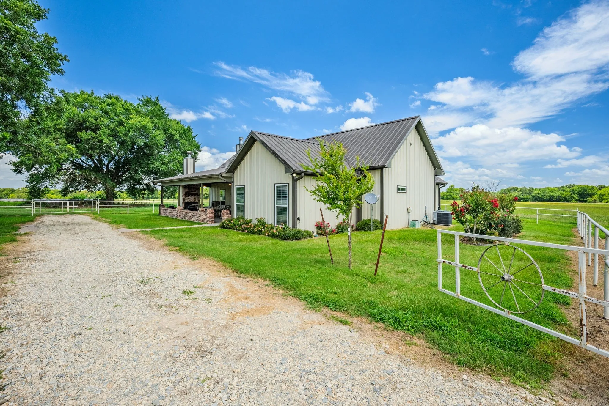 Farm For Sale in Wood County , 869 CR 1570, Alba, Texas 75410, 2 Bedroom, 2 Bathroom, Garage spaces, 1,668 Sqft, built in 2020, mls#21313611, Real Estate Agent in Alba, Homes For Sale in Wood county, Homes For Sale in Alba, Realtor in Alba Texas, Real Estate Brokerage Independent Realty Texas, Luminita Cordes Realtor
