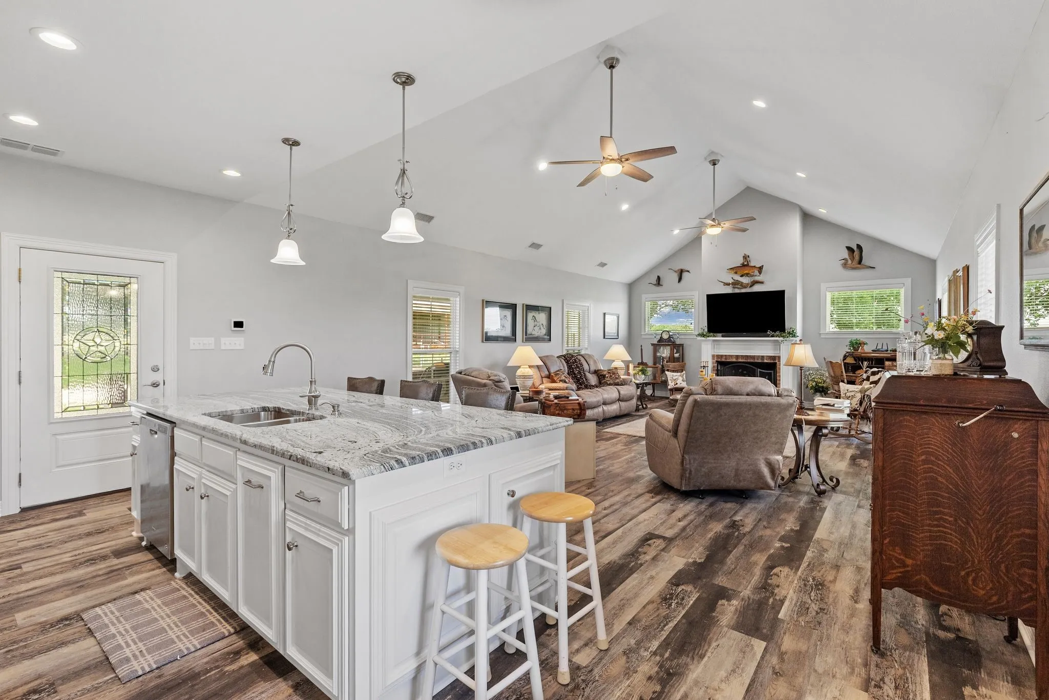 Farm For Sale in Wood County , 869 CR 1570, Alba, Texas 75410, 2 Bedroom, 2 Bathroom, Garage spaces, 1,668 Sqft, built in 2020, mls#21313611, Real Estate Agent in Alba, Homes For Sale in Wood county, Homes For Sale in Alba, Realtor in Alba Texas, Real Estate Brokerage Independent Realty Texas, Luminita Cordes Realtor