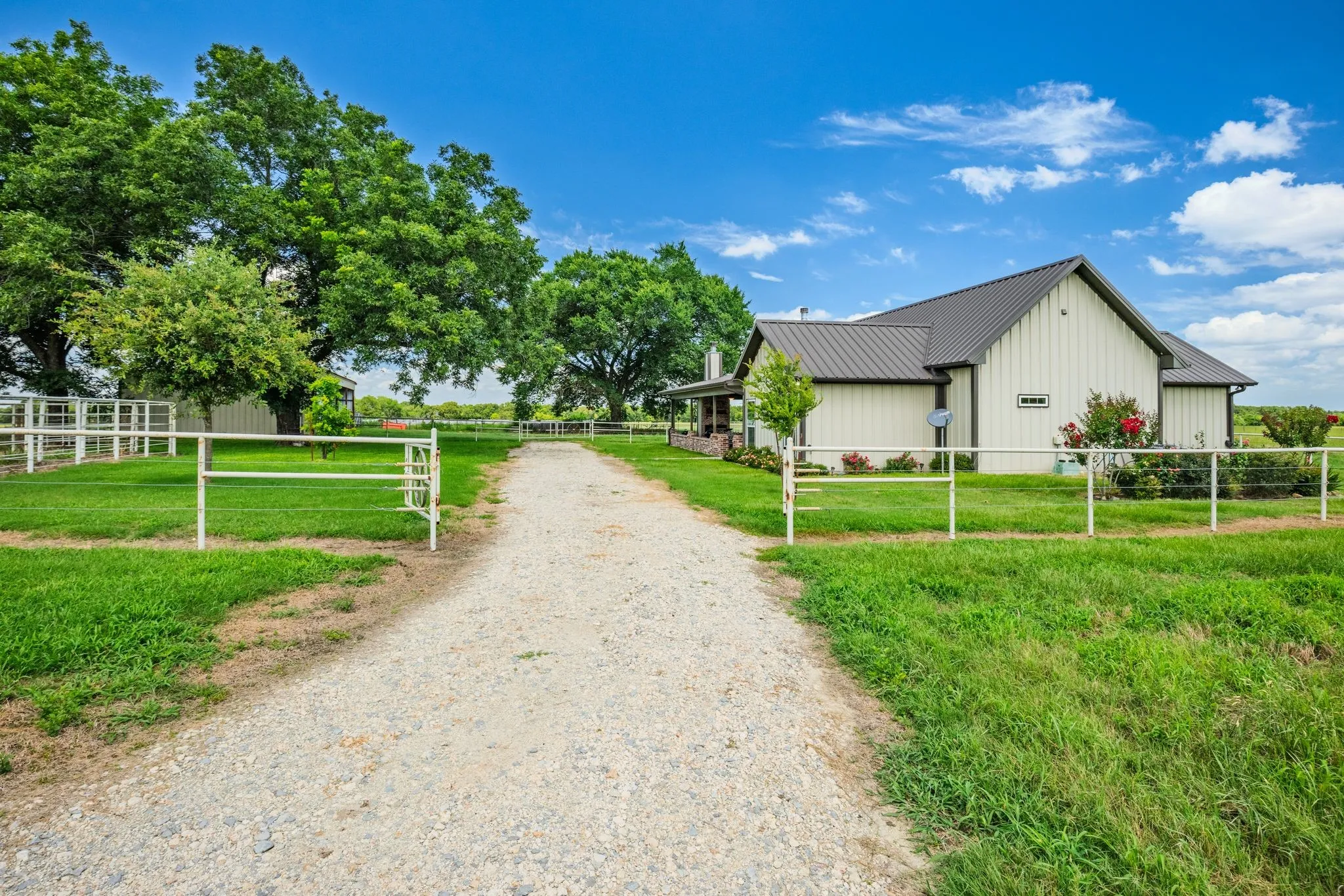 Farm For Sale in Wood County , 869 CR 1570, Alba, Texas 75410, 2 Bedroom, 2 Bathroom, Garage spaces, 1,668 Sqft, built in 2020, mls#21313611, Real Estate Agent in Alba, Homes For Sale in Wood county, Homes For Sale in Alba, Realtor in Alba Texas, Real Estate Brokerage Independent Realty Texas, Luminita Cordes Realtor