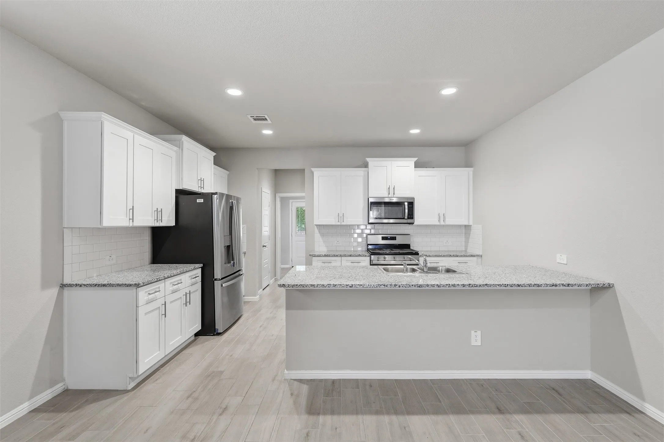 Single Family Residence For Sale in Tarrant County , 6736 Windfall Drive, Fort Worth, Texas 76135, 3 Bedroom, 2 Bathroom, 2 Garage spaces, 1,602 Sqft, built in 2024, mls#21314298, Real Estate Agent in Fort Worth, Homes For Sale in Tarrant county, Homes For Sale in Fort Worth, Realtor in Fort Worth Texas, Real Estate Brokerage Independent Realty Texas, Luminita Cordes Realtor