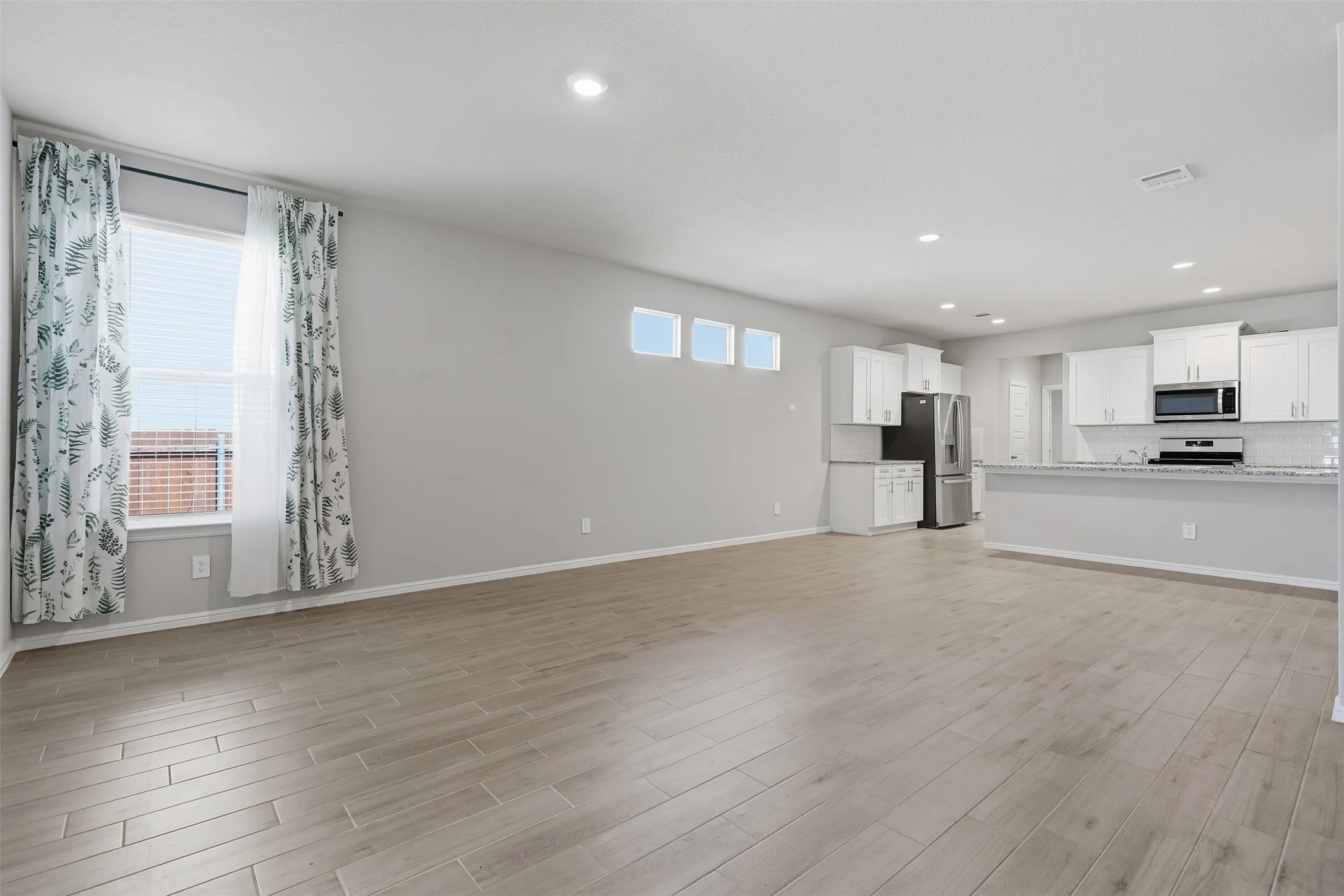 Single Family Residence For Sale in Tarrant County , 6736 Windfall Drive, Fort Worth, Texas 76135, 3 Bedroom, 2 Bathroom, 2 Garage spaces, 1,602 Sqft, built in 2024, mls#21314298, Real Estate Agent in Fort Worth, Homes For Sale in Tarrant county, Homes For Sale in Fort Worth, Realtor in Fort Worth Texas, Real Estate Brokerage Independent Realty Texas, Luminita Cordes Realtor