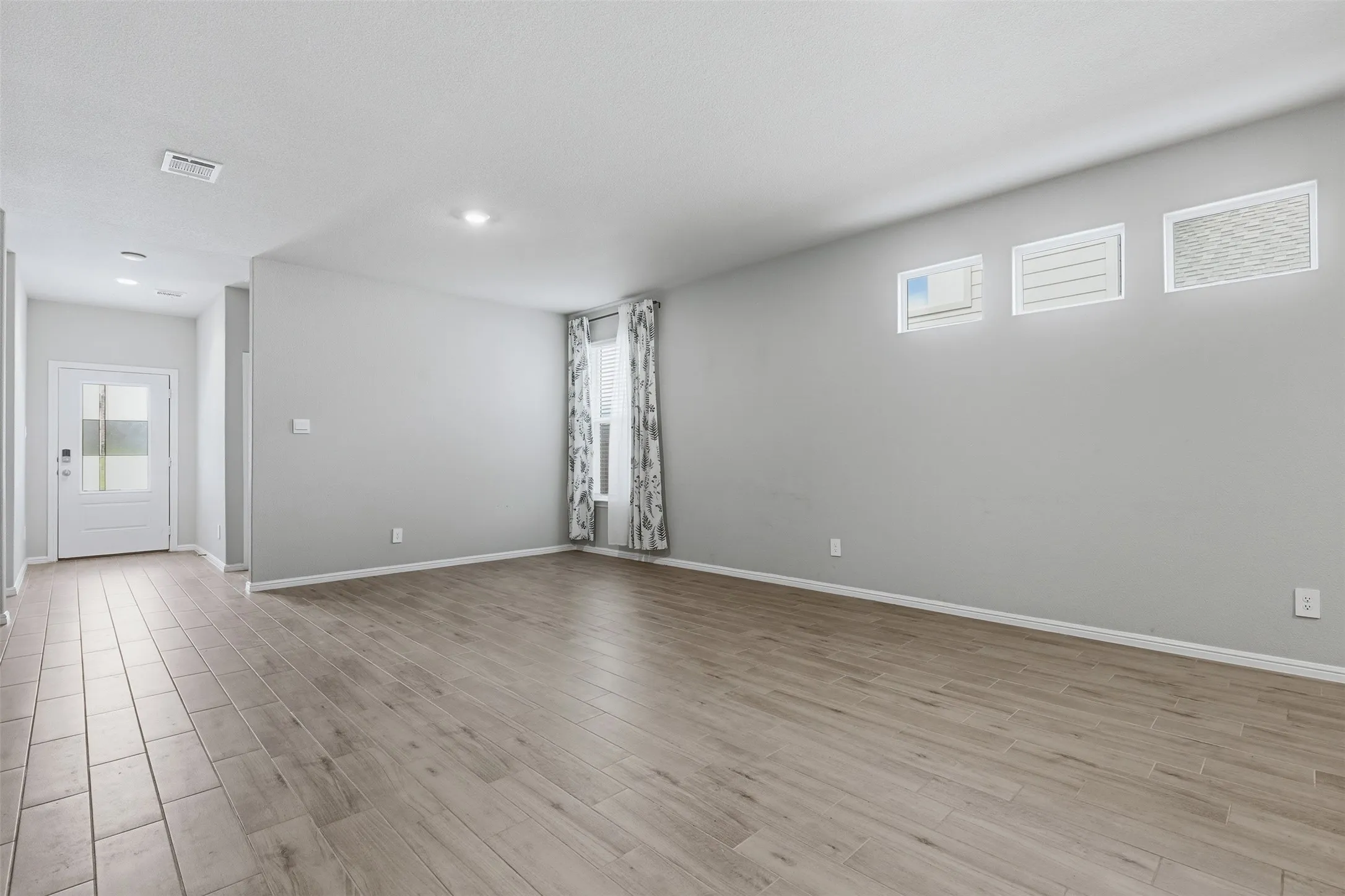 Single Family Residence For Sale in Tarrant County , 6736 Windfall Drive, Fort Worth, Texas 76135, 3 Bedroom, 2 Bathroom, 2 Garage spaces, 1,602 Sqft, built in 2024, mls#21314298, Real Estate Agent in Fort Worth, Homes For Sale in Tarrant county, Homes For Sale in Fort Worth, Realtor in Fort Worth Texas, Real Estate Brokerage Independent Realty Texas, Luminita Cordes Realtor