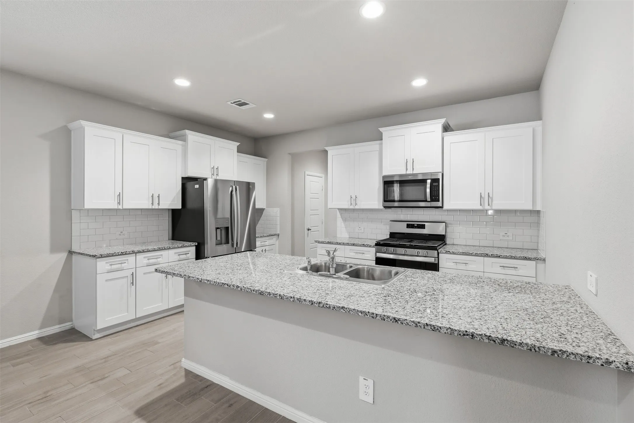 Single Family Residence For Sale in Tarrant County , 6736 Windfall Drive, Fort Worth, Texas 76135, 3 Bedroom, 2 Bathroom, 2 Garage spaces, 1,602 Sqft, built in 2024, mls#21314298, Real Estate Agent in Fort Worth, Homes For Sale in Tarrant county, Homes For Sale in Fort Worth, Realtor in Fort Worth Texas, Real Estate Brokerage Independent Realty Texas, Luminita Cordes Realtor