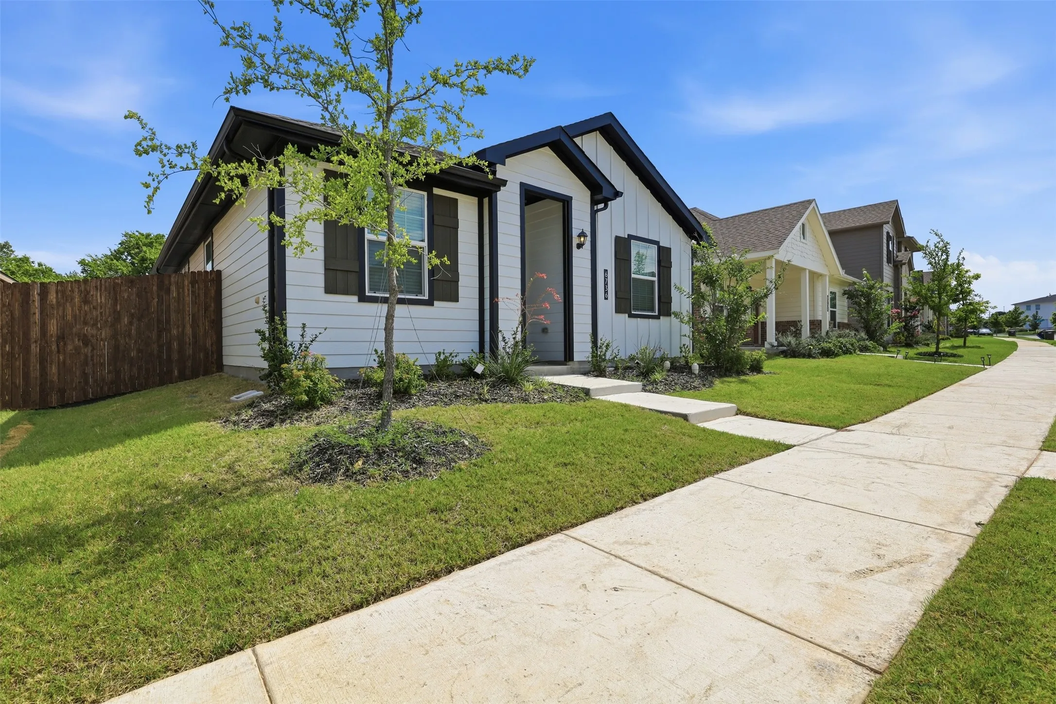 Single Family Residence For Sale in Tarrant County , 6736 Windfall Drive, Fort Worth, Texas 76135, 3 Bedroom, 2 Bathroom, 2 Garage spaces, 1,602 Sqft, built in 2024, mls#21314298, Real Estate Agent in Fort Worth, Homes For Sale in Tarrant county, Homes For Sale in Fort Worth, Realtor in Fort Worth Texas, Real Estate Brokerage Independent Realty Texas, Luminita Cordes Realtor