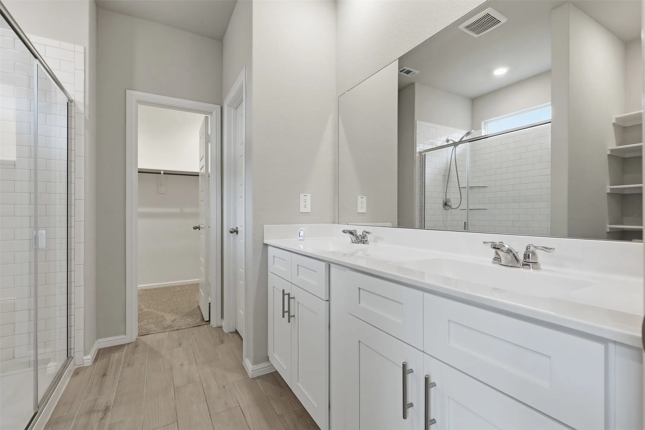 Single Family Residence For Sale in Tarrant County , 6736 Windfall Drive, Fort Worth, Texas 76135, 3 Bedroom, 2 Bathroom, 2 Garage spaces, 1,602 Sqft, built in 2024, mls#21314298, Real Estate Agent in Fort Worth, Homes For Sale in Tarrant county, Homes For Sale in Fort Worth, Realtor in Fort Worth Texas, Real Estate Brokerage Independent Realty Texas, Luminita Cordes Realtor