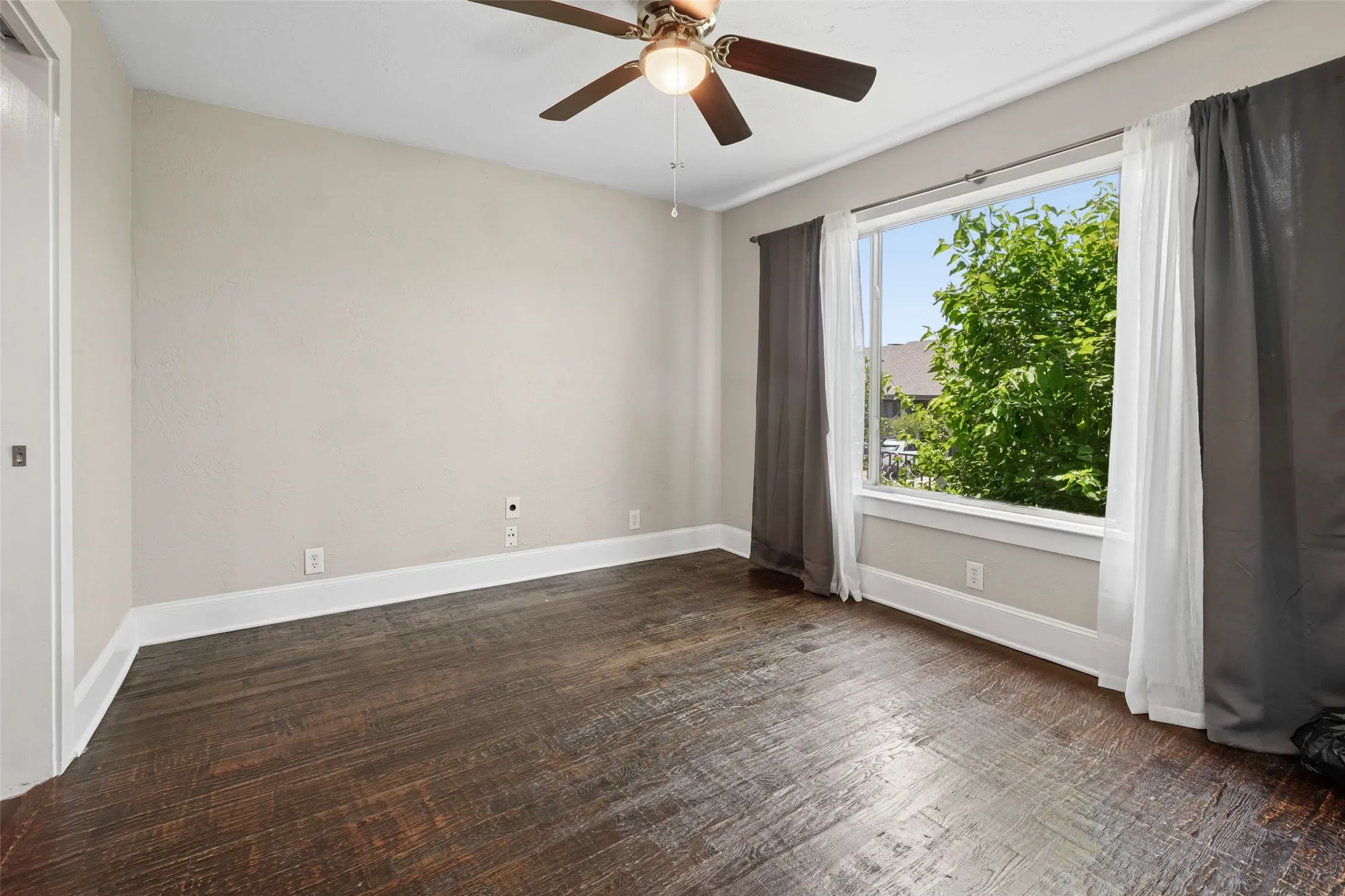 Condominium For Sale in Rockwall County , 1503 Signal Ridge Place, Rockwall, Texas 75032, 2 Bedroom, 2 Bathroom, Garage spaces, 1,141 Sqft, built in 1985, mls#21310036, Real Estate Agent in Rockwall, Homes For Sale in Rockwall county, Homes For Sale in Rockwall, Realtor in Rockwall Texas, Real Estate Brokerage Independent Realty Texas, Luminita Cordes Realtor