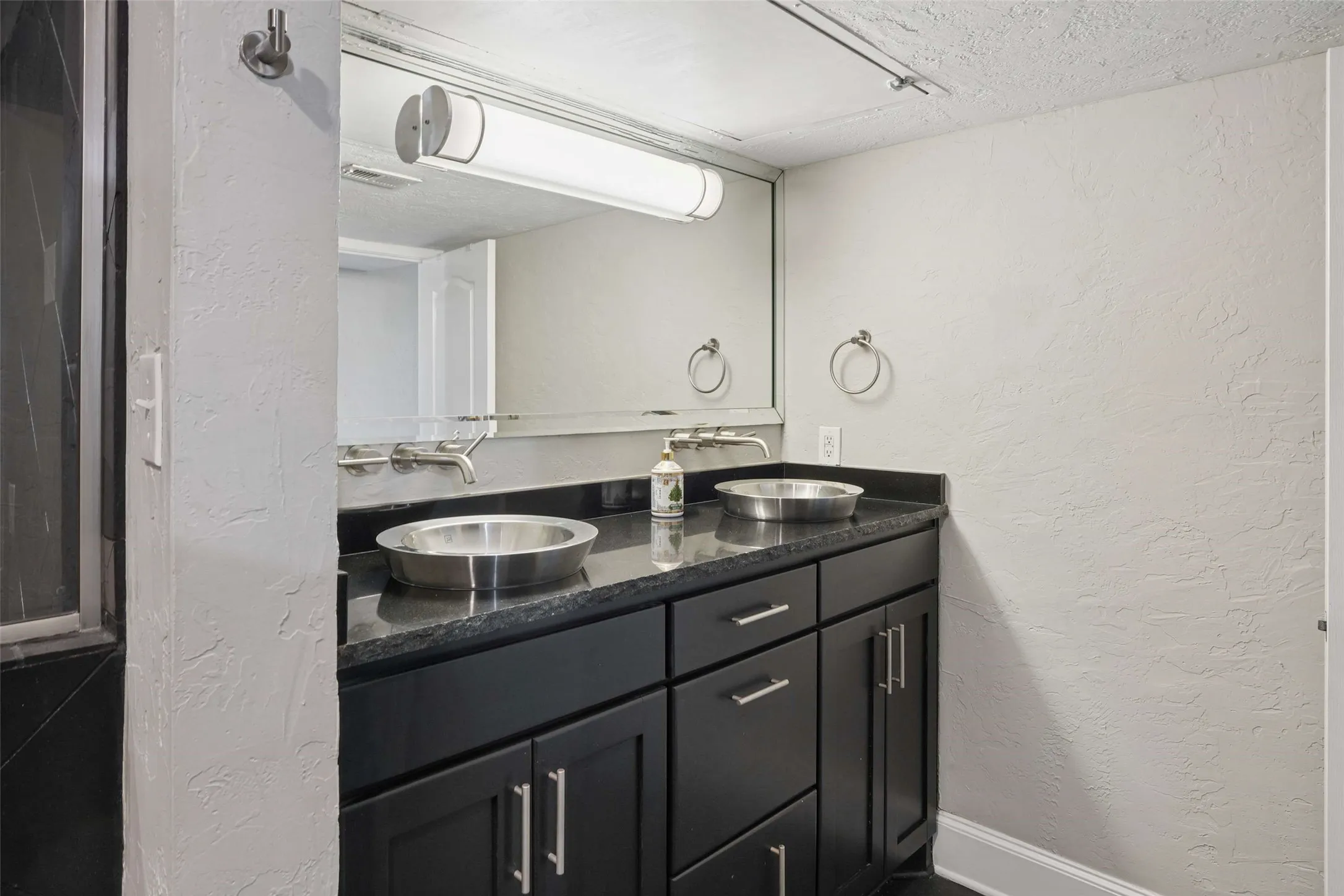 Condominium For Sale in Rockwall County , 1503 Signal Ridge Place, Rockwall, Texas 75032, 2 Bedroom, 2 Bathroom, Garage spaces, 1,141 Sqft, built in 1985, mls#21310036, Real Estate Agent in Rockwall, Homes For Sale in Rockwall county, Homes For Sale in Rockwall, Realtor in Rockwall Texas, Real Estate Brokerage Independent Realty Texas, Luminita Cordes Realtor