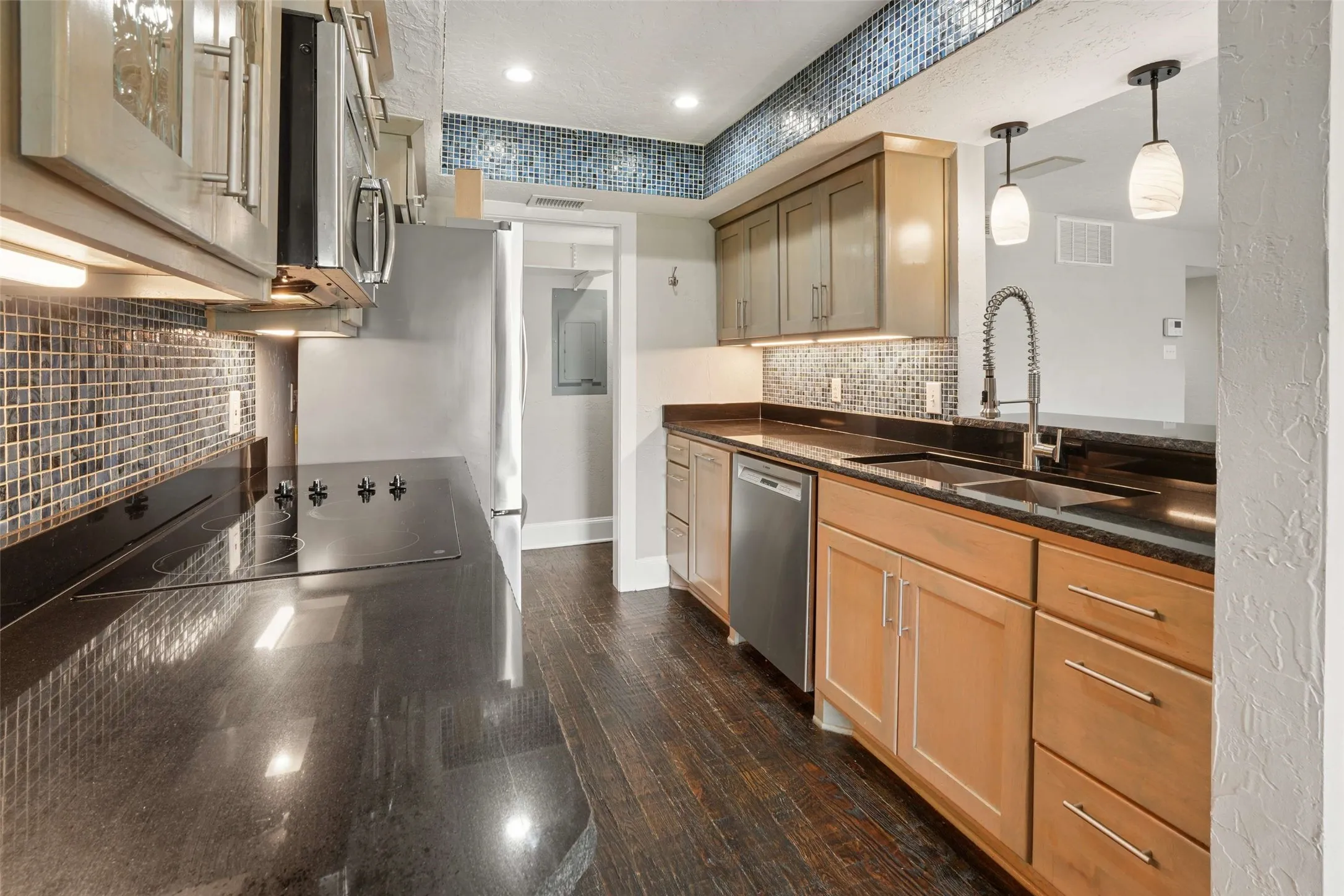 Condominium For Sale in Rockwall County , 1503 Signal Ridge Place, Rockwall, Texas 75032, 2 Bedroom, 2 Bathroom, Garage spaces, 1,141 Sqft, built in 1985, mls#21310036, Real Estate Agent in Rockwall, Homes For Sale in Rockwall county, Homes For Sale in Rockwall, Realtor in Rockwall Texas, Real Estate Brokerage Independent Realty Texas, Luminita Cordes Realtor