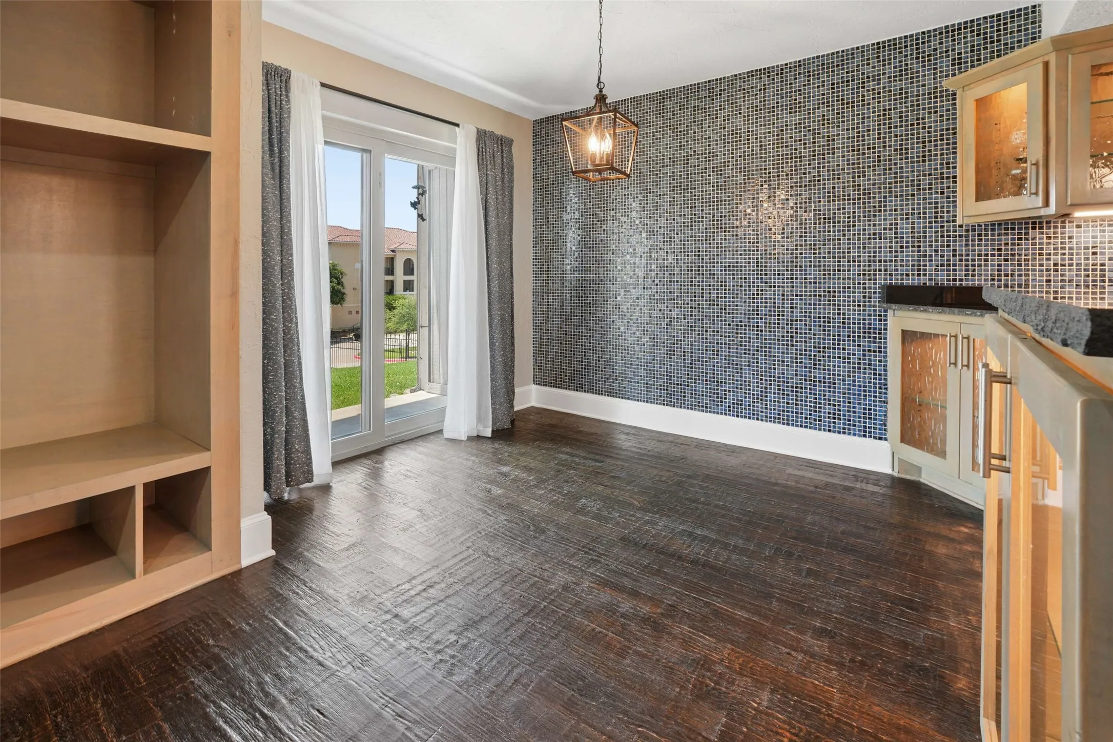 Condominium For Sale in Rockwall County , 1503 Signal Ridge Place, Rockwall, Texas 75032, 2 Bedroom, 2 Bathroom, Garage spaces, 1,141 Sqft, built in 1985, mls#21310036, Real Estate Agent in Rockwall, Homes For Sale in Rockwall county, Homes For Sale in Rockwall, Realtor in Rockwall Texas, Real Estate Brokerage Independent Realty Texas, Luminita Cordes Realtor