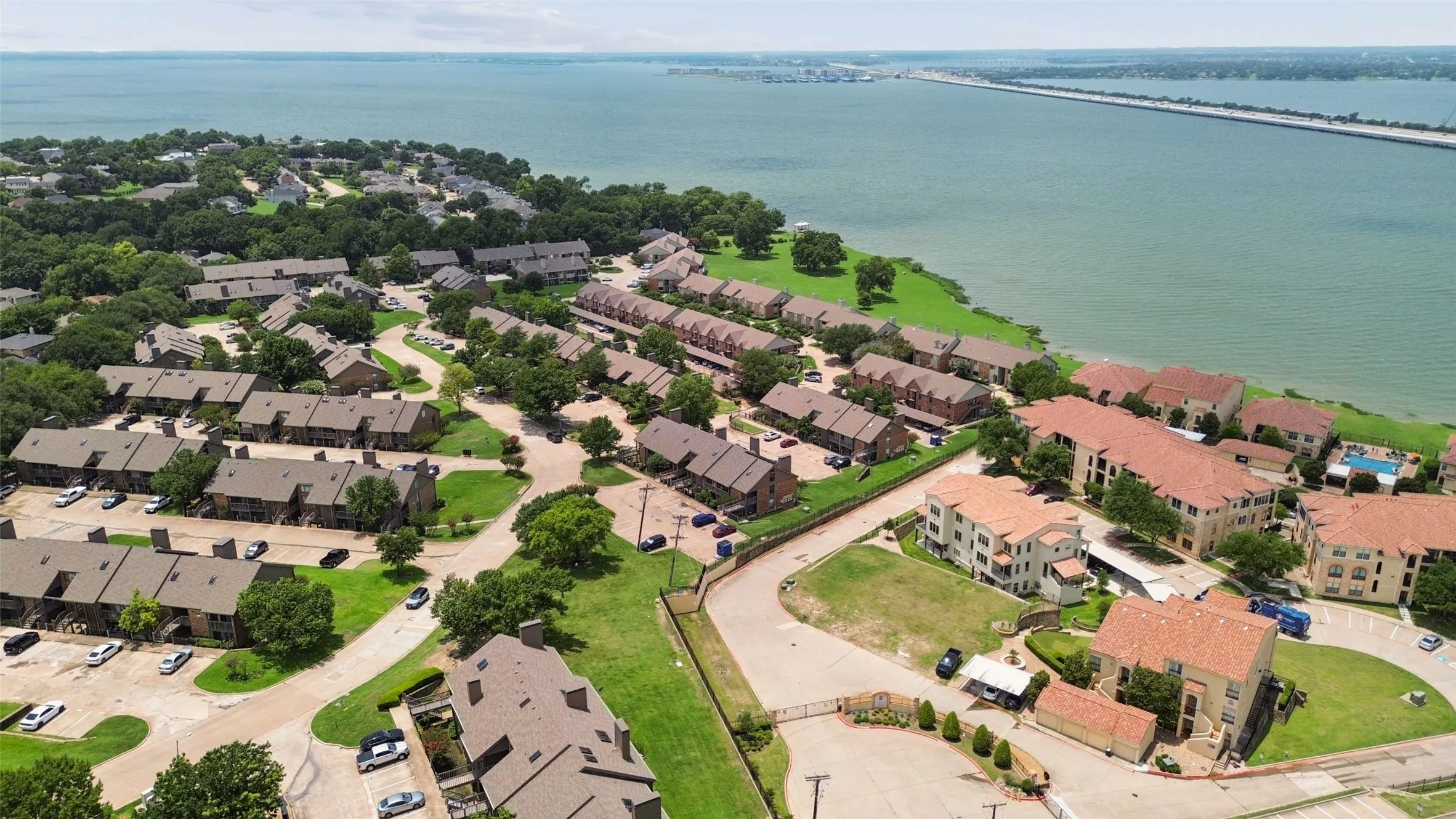 Condominium For Sale in Rockwall County , 1503 Signal Ridge Place, Rockwall, Texas 75032, 2 Bedroom, 2 Bathroom, Garage spaces, 1,141 Sqft, built in 1985, mls#21310036, Real Estate Agent in Rockwall, Homes For Sale in Rockwall county, Homes For Sale in Rockwall, Realtor in Rockwall Texas, Real Estate Brokerage Independent Realty Texas, Luminita Cordes Realtor