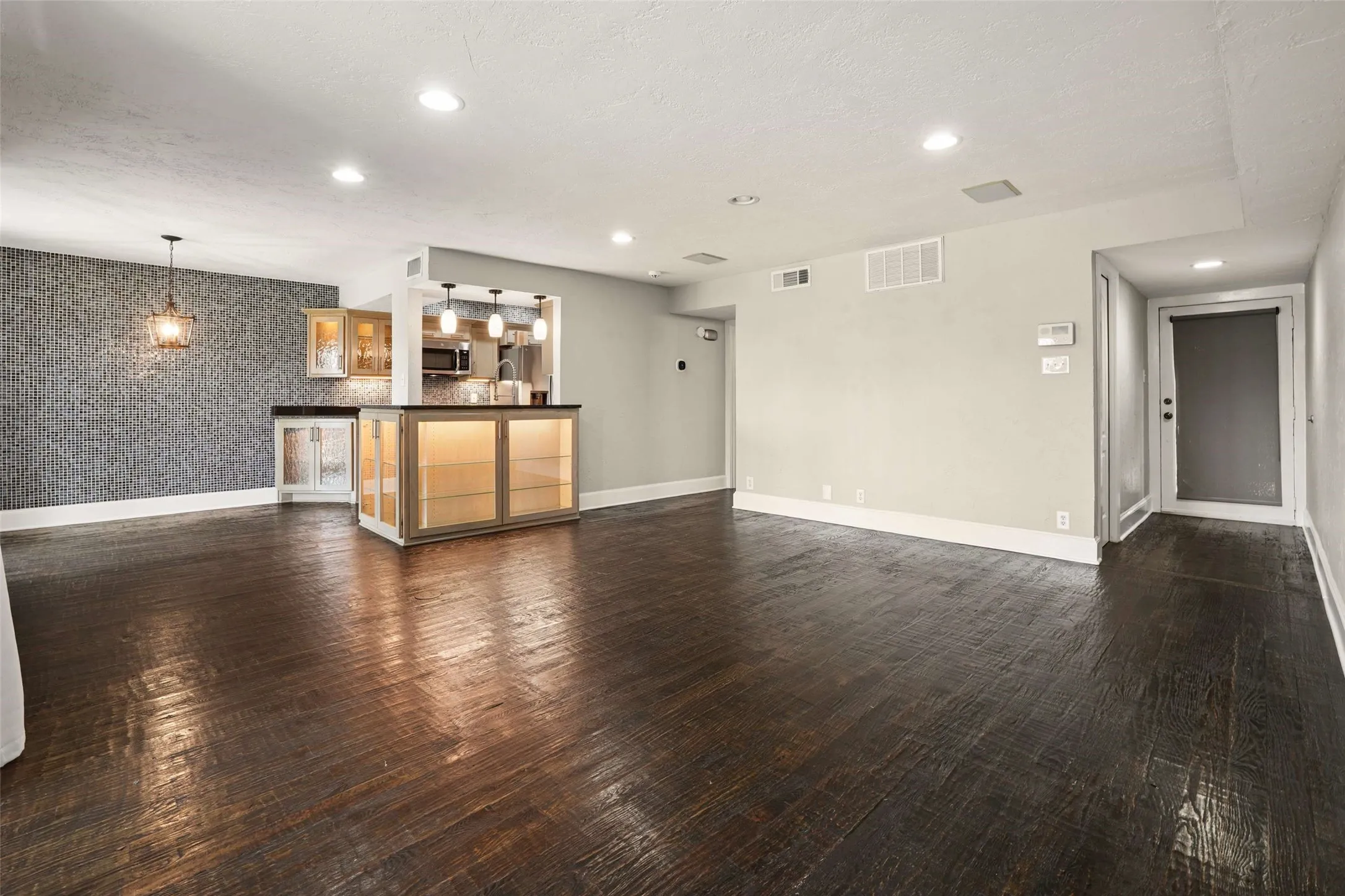 Condominium For Sale in Rockwall County , 1503 Signal Ridge Place, Rockwall, Texas 75032, 2 Bedroom, 2 Bathroom, Garage spaces, 1,141 Sqft, built in 1985, mls#21310036, Real Estate Agent in Rockwall, Homes For Sale in Rockwall county, Homes For Sale in Rockwall, Realtor in Rockwall Texas, Real Estate Brokerage Independent Realty Texas, Luminita Cordes Realtor