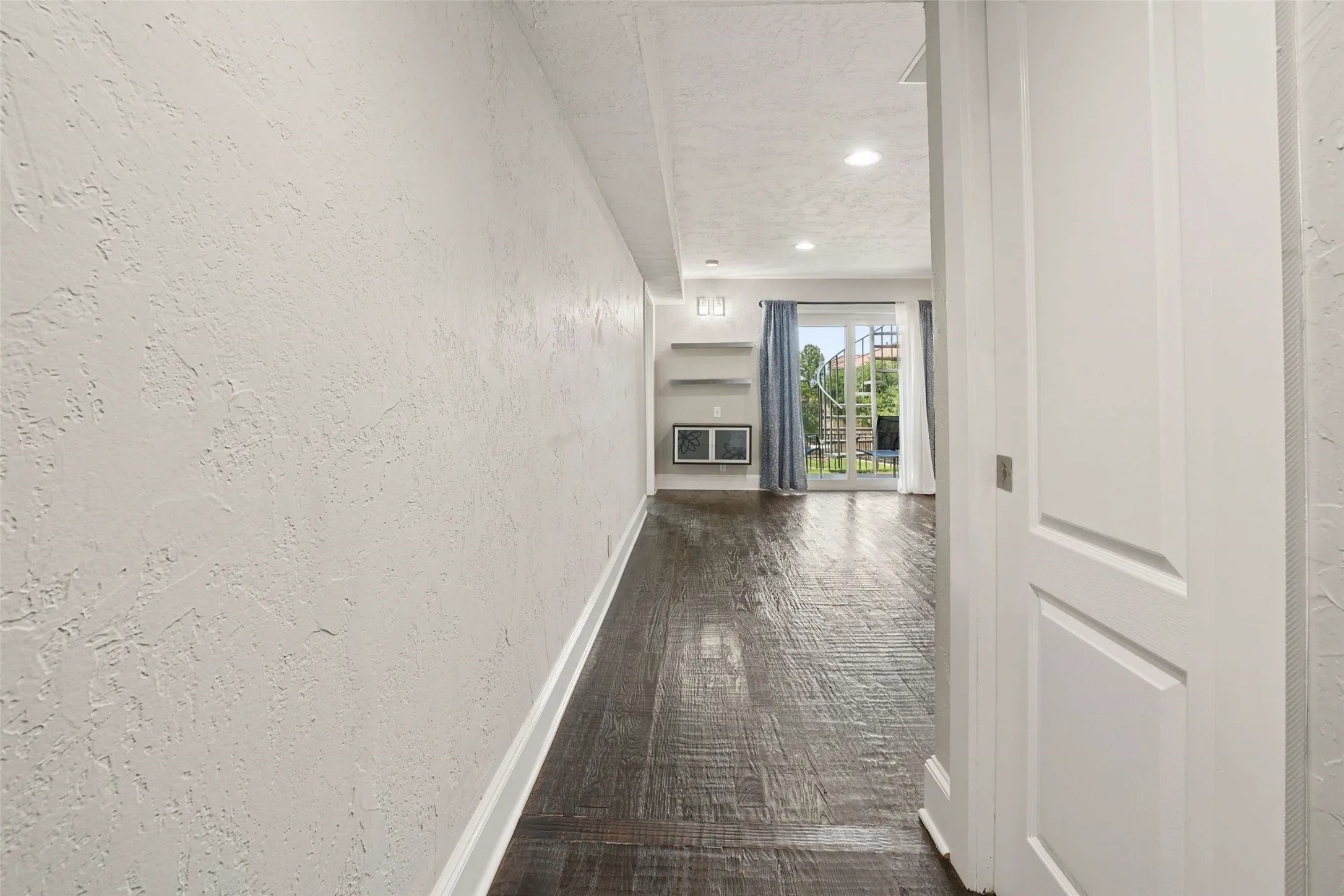 Condominium For Sale in Rockwall County , 1503 Signal Ridge Place, Rockwall, Texas 75032, 2 Bedroom, 2 Bathroom, Garage spaces, 1,141 Sqft, built in 1985, mls#21310036, Real Estate Agent in Rockwall, Homes For Sale in Rockwall county, Homes For Sale in Rockwall, Realtor in Rockwall Texas, Real Estate Brokerage Independent Realty Texas, Luminita Cordes Realtor