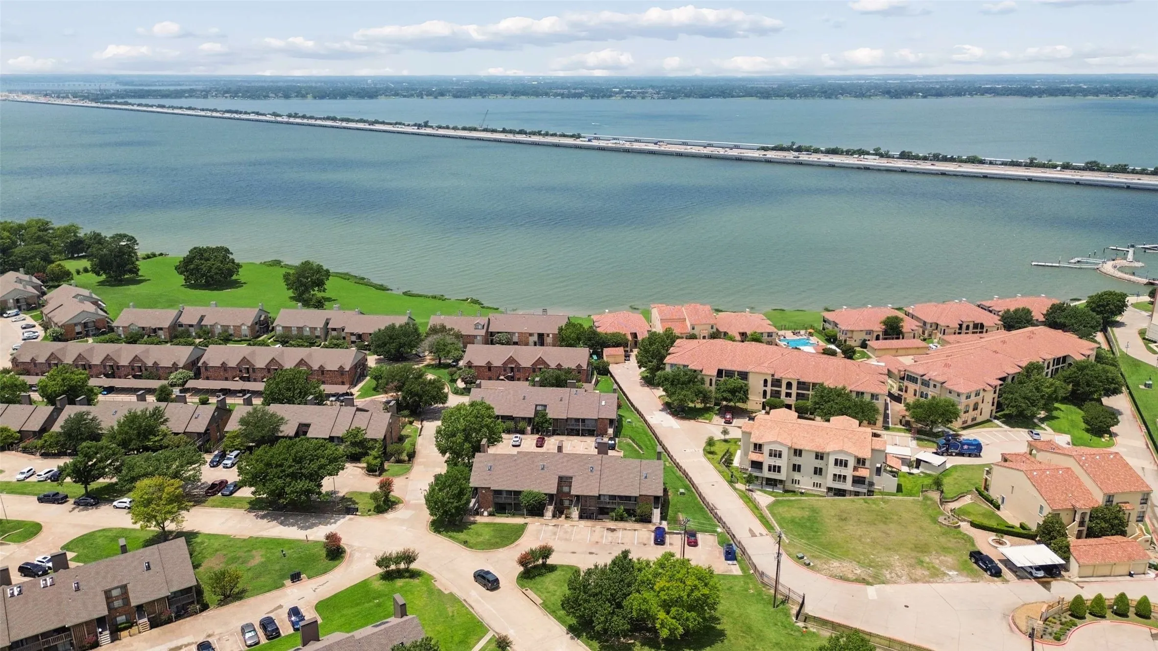 Condominium For Sale in Rockwall County , 1503 Signal Ridge Place, Rockwall, Texas 75032, 2 Bedroom, 2 Bathroom, Garage spaces, 1,141 Sqft, built in 1985, mls#21310036, Real Estate Agent in Rockwall, Homes For Sale in Rockwall county, Homes For Sale in Rockwall, Realtor in Rockwall Texas, Real Estate Brokerage Independent Realty Texas, Luminita Cordes Realtor