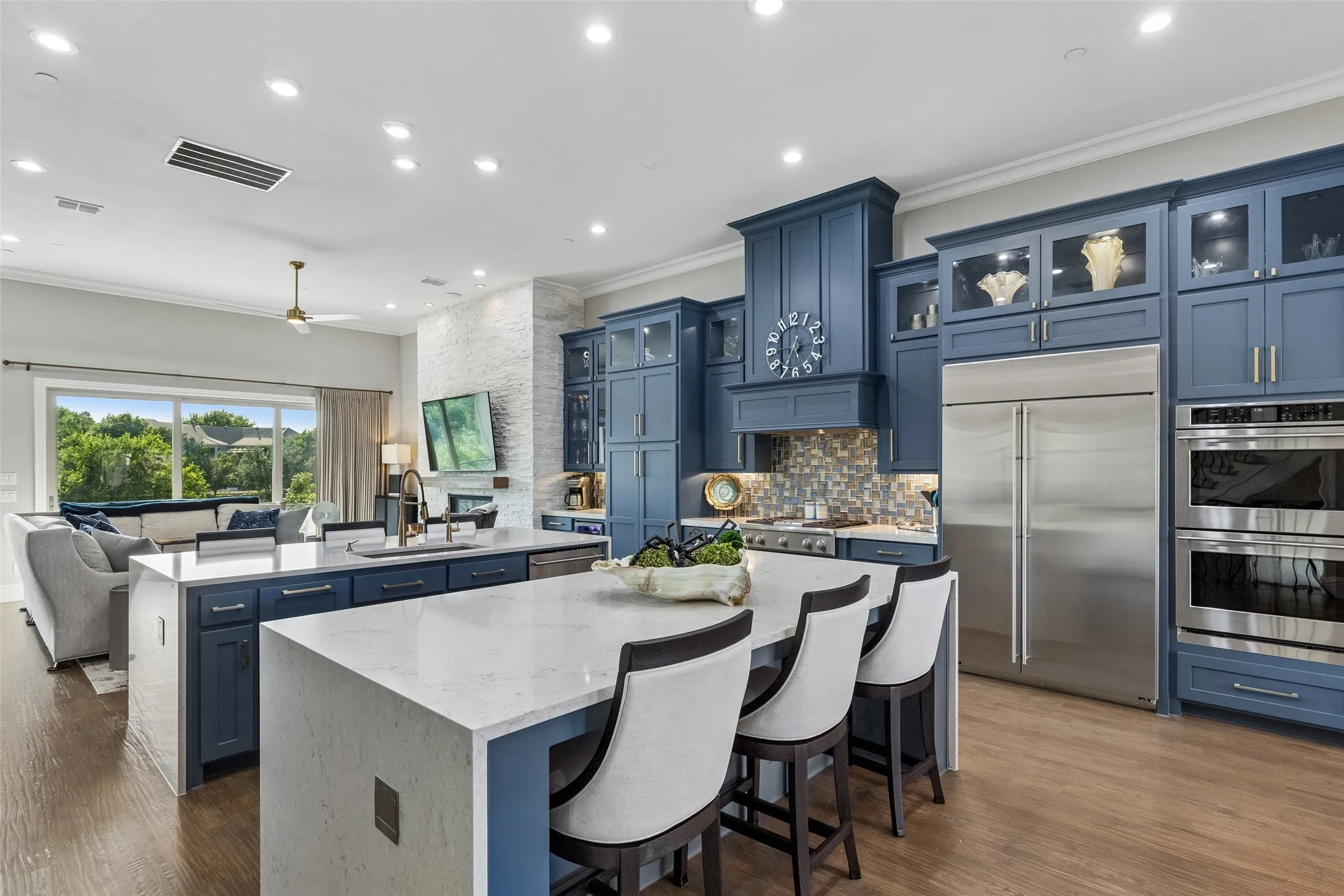Single Family Residence For Sale in Dallas County , 4765 Cloudcroft Lane, Irving, Texas 75038, 3 Bedroom, 4 Bathroom, 2 Garage spaces, 3,642 Sqft, built in 2017, mls#21298042, Real Estate Agent in Irving, Homes For Sale in Dallas county, Homes For Sale in Irving, Realtor in Irving Texas, Real Estate Brokerage Independent Realty Texas, Luminita Cordes Realtor