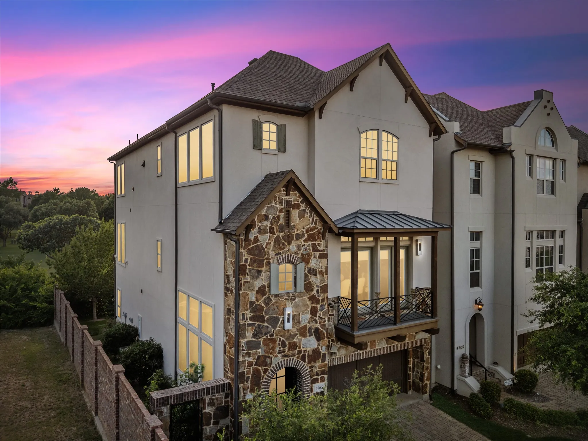 Single Family Residence For Sale in Dallas County , 4765 Cloudcroft Lane, Irving, Texas 75038, 3 Bedroom, 4 Bathroom, 2 Garage spaces, 3,642 Sqft, built in 2017, mls#21298042, Real Estate Agent in Irving, Homes For Sale in Dallas county, Homes For Sale in Irving, Realtor in Irving Texas, Real Estate Brokerage Independent Realty Texas, Luminita Cordes Realtor