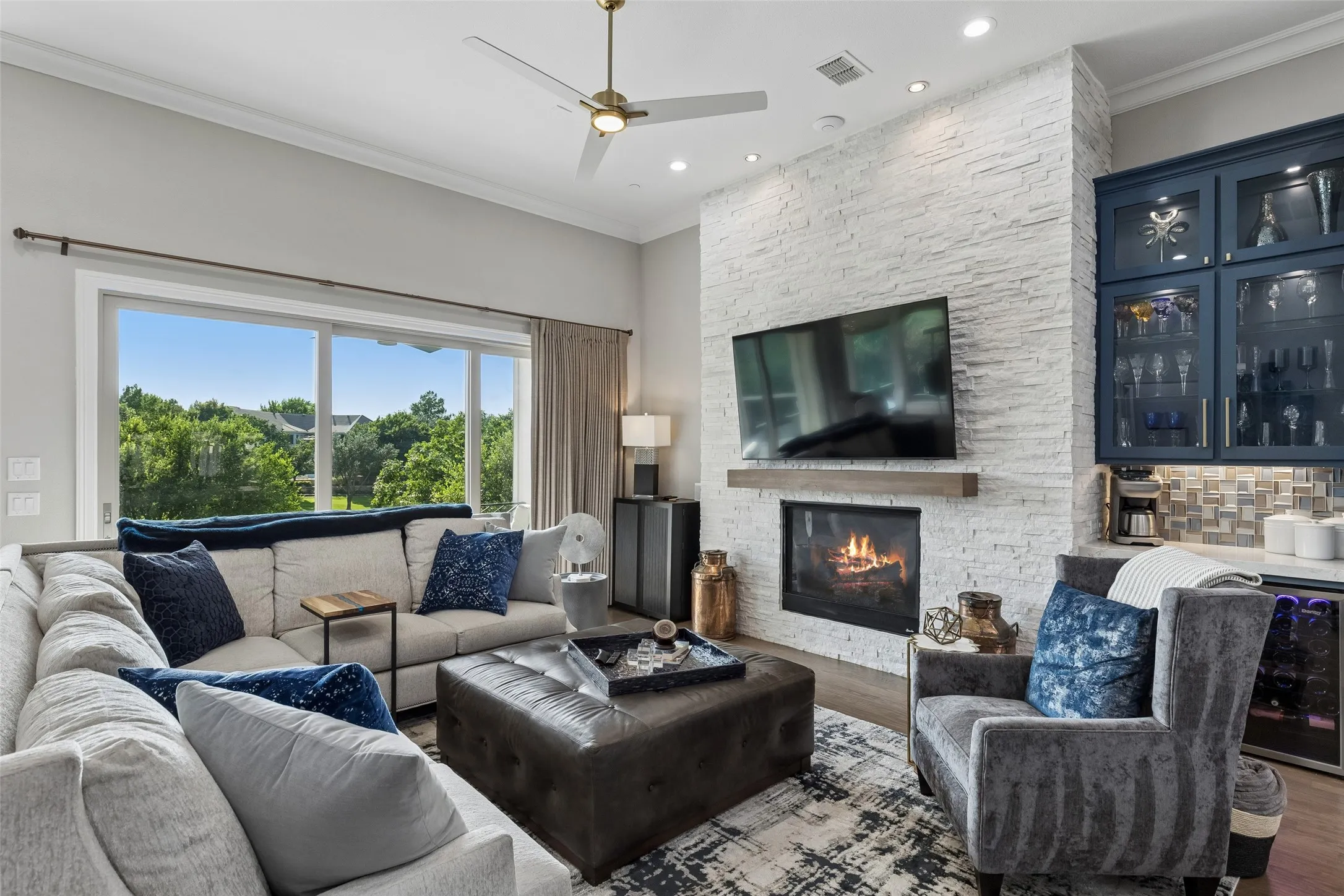 Single Family Residence For Sale in Dallas County , 4765 Cloudcroft Lane, Irving, Texas 75038, 3 Bedroom, 4 Bathroom, 2 Garage spaces, 3,642 Sqft, built in 2017, mls#21298042, Real Estate Agent in Irving, Homes For Sale in Dallas county, Homes For Sale in Irving, Realtor in Irving Texas, Real Estate Brokerage Independent Realty Texas, Luminita Cordes Realtor