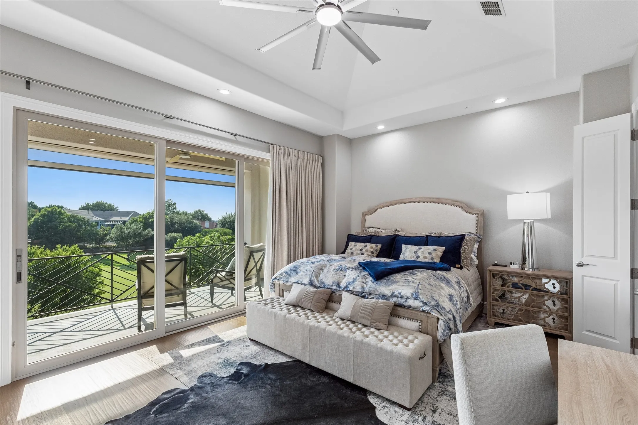 Single Family Residence For Sale in Dallas County , 4765 Cloudcroft Lane, Irving, Texas 75038, 3 Bedroom, 4 Bathroom, 2 Garage spaces, 3,642 Sqft, built in 2017, mls#21298042, Real Estate Agent in Irving, Homes For Sale in Dallas county, Homes For Sale in Irving, Realtor in Irving Texas, Real Estate Brokerage Independent Realty Texas, Luminita Cordes Realtor