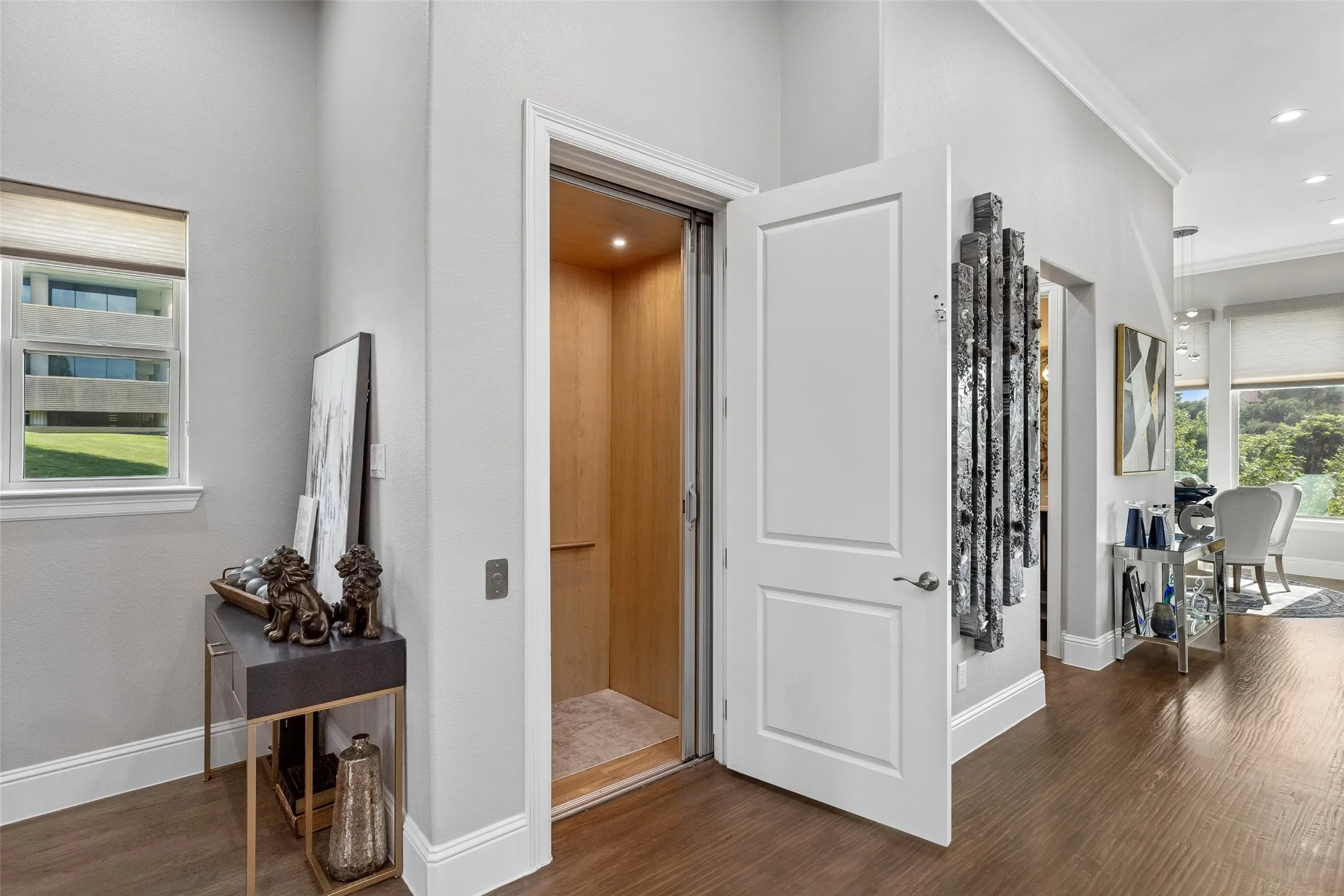 Single Family Residence For Sale in Dallas County , 4765 Cloudcroft Lane, Irving, Texas 75038, 3 Bedroom, 4 Bathroom, 2 Garage spaces, 3,642 Sqft, built in 2017, mls#21298042, Real Estate Agent in Irving, Homes For Sale in Dallas county, Homes For Sale in Irving, Realtor in Irving Texas, Real Estate Brokerage Independent Realty Texas, Luminita Cordes Realtor