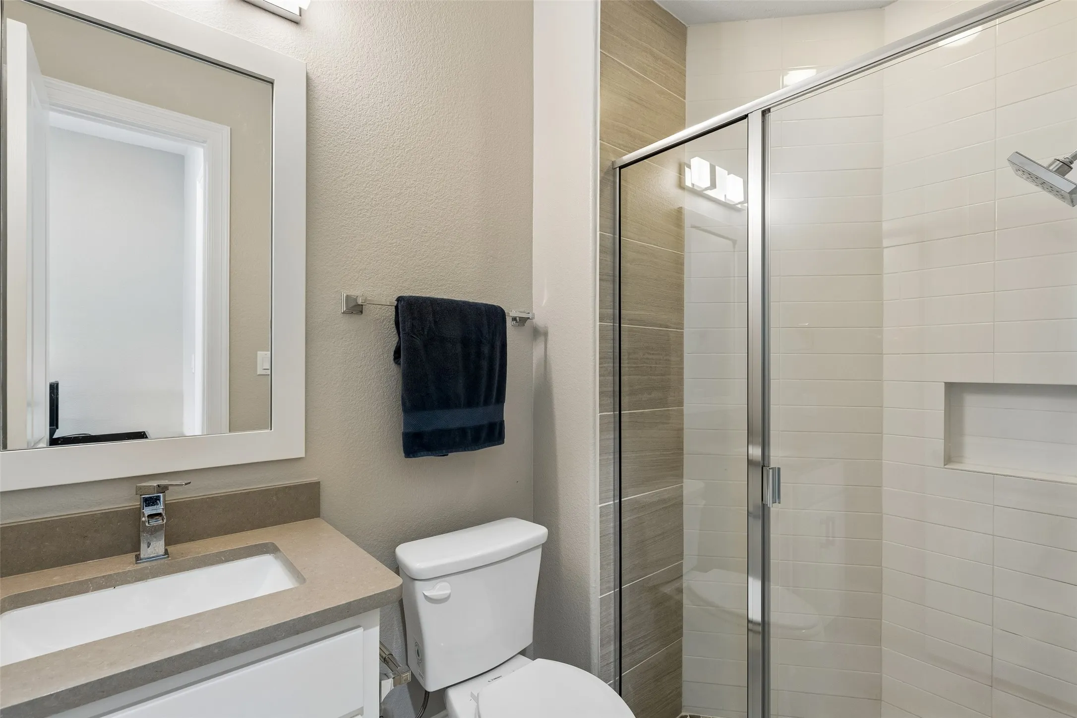 Single Family Residence For Sale in Dallas County , 4765 Cloudcroft Lane, Irving, Texas 75038, 3 Bedroom, 4 Bathroom, 2 Garage spaces, 3,642 Sqft, built in 2017, mls#21298042, Real Estate Agent in Irving, Homes For Sale in Dallas county, Homes For Sale in Irving, Realtor in Irving Texas, Real Estate Brokerage Independent Realty Texas, Luminita Cordes Realtor