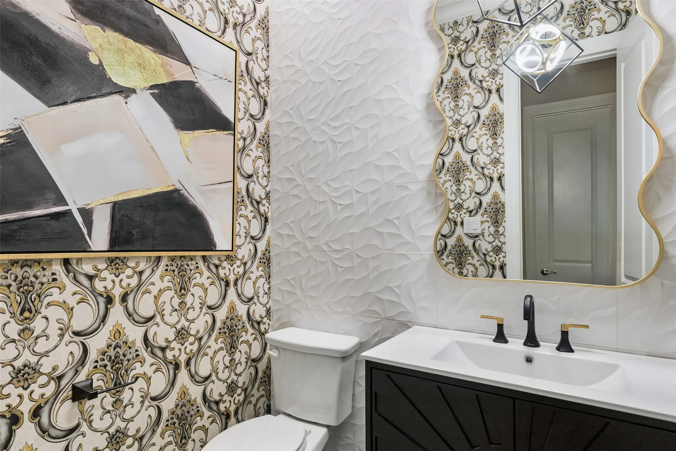 Single Family Residence For Sale in Dallas County , 4765 Cloudcroft Lane, Irving, Texas 75038, 3 Bedroom, 4 Bathroom, 2 Garage spaces, 3,642 Sqft, built in 2017, mls#21298042, Real Estate Agent in Irving, Homes For Sale in Dallas county, Homes For Sale in Irving, Realtor in Irving Texas, Real Estate Brokerage Independent Realty Texas, Luminita Cordes Realtor