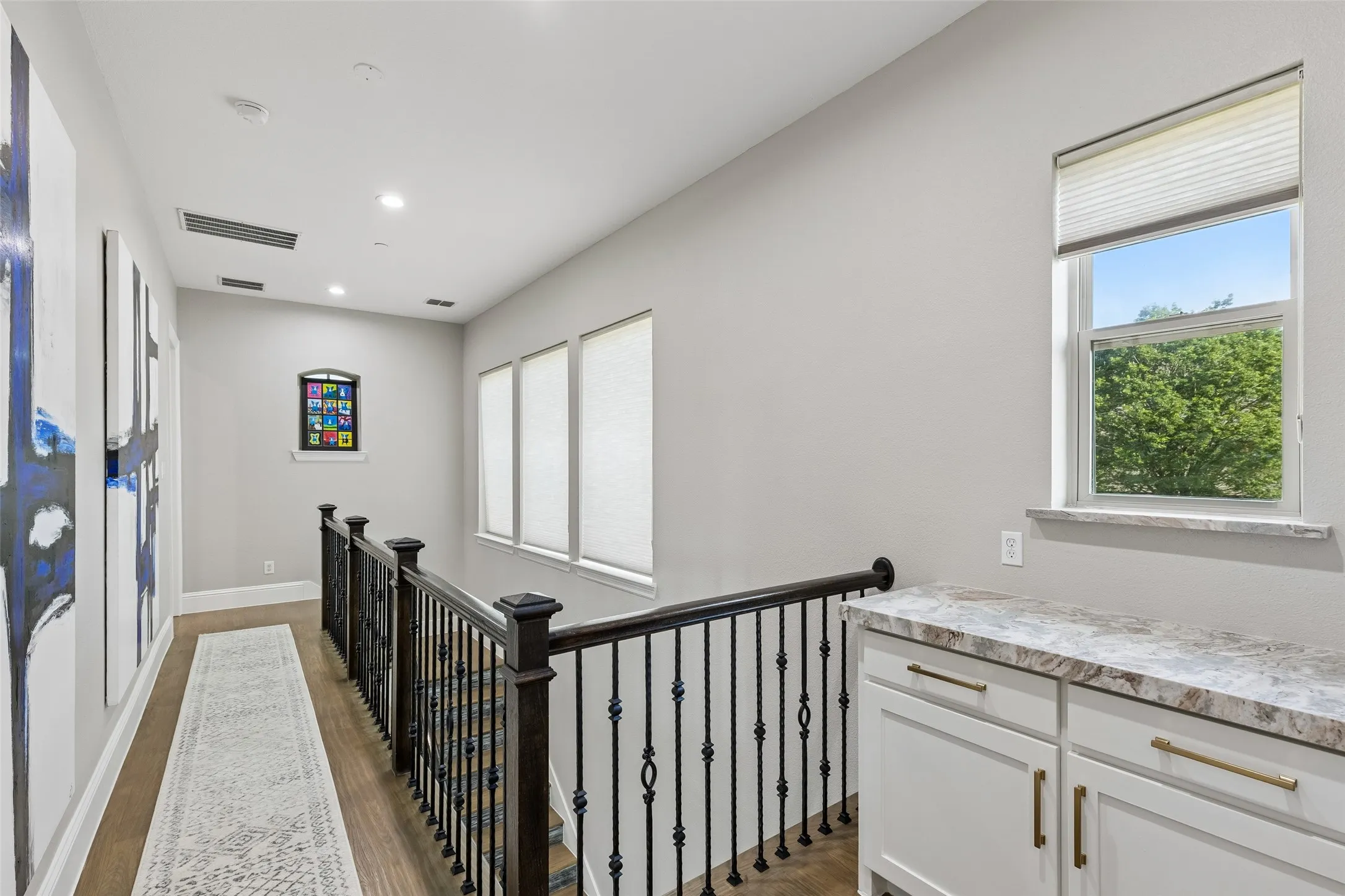 Single Family Residence For Sale in Dallas County , 4765 Cloudcroft Lane, Irving, Texas 75038, 3 Bedroom, 4 Bathroom, 2 Garage spaces, 3,642 Sqft, built in 2017, mls#21298042, Real Estate Agent in Irving, Homes For Sale in Dallas county, Homes For Sale in Irving, Realtor in Irving Texas, Real Estate Brokerage Independent Realty Texas, Luminita Cordes Realtor