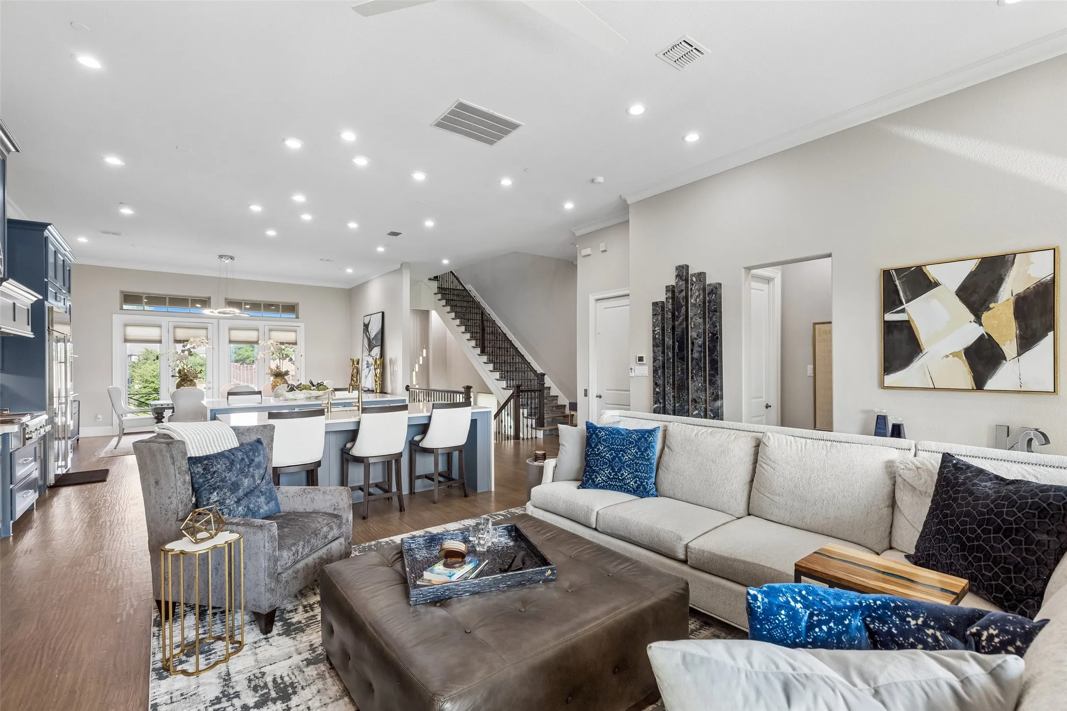 Single Family Residence For Sale in Dallas County , 4765 Cloudcroft Lane, Irving, Texas 75038, 3 Bedroom, 4 Bathroom, 2 Garage spaces, 3,642 Sqft, built in 2017, mls#21298042, Real Estate Agent in Irving, Homes For Sale in Dallas county, Homes For Sale in Irving, Realtor in Irving Texas, Real Estate Brokerage Independent Realty Texas, Luminita Cordes Realtor