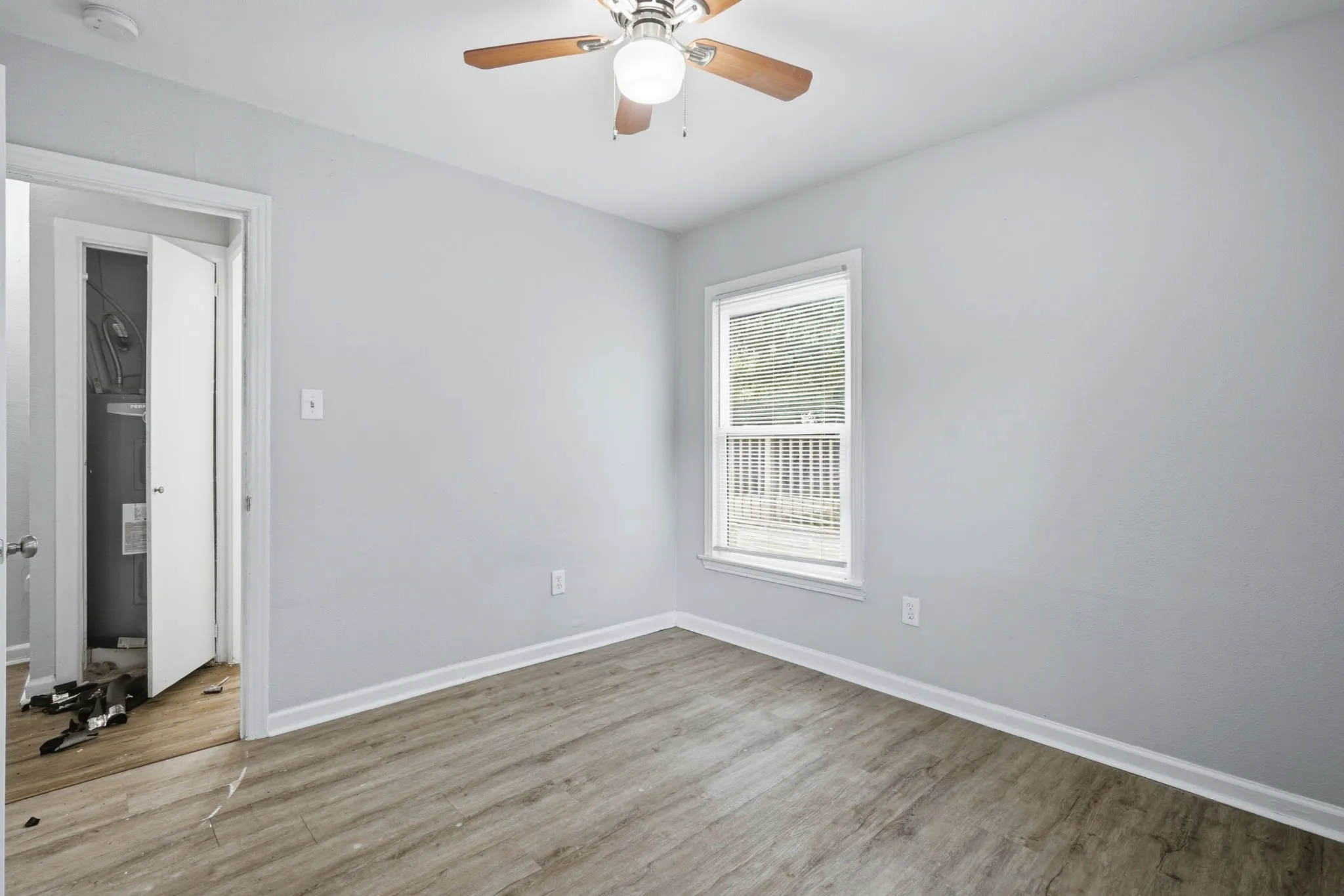 Single Family Residence For Sale in Dallas County , 1450 Holcomb Road, Dallas, Texas 75217, 2 Bedroom, 1 Bathroom, Garage spaces, 794 Sqft, built in 1950, mls#21313753, Real Estate Agent in Dallas, Homes For Sale in Dallas county, Homes For Sale in Dallas, Realtor in Dallas Texas, Real Estate Brokerage Independent Realty Texas, Luminita Cordes Realtor