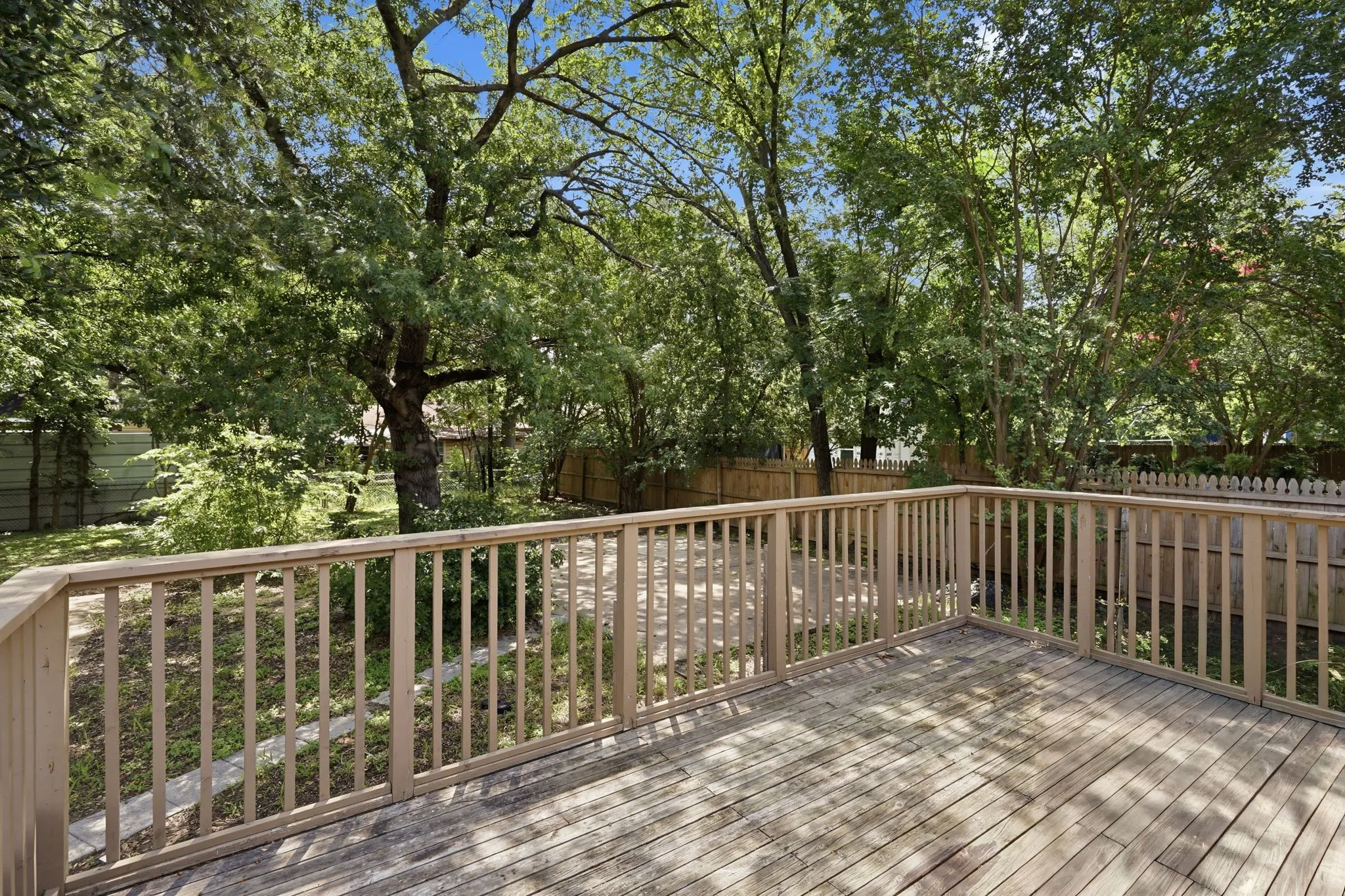 Single Family Residence For Sale in Dallas County , 1450 Holcomb Road, Dallas, Texas 75217, 2 Bedroom, 1 Bathroom, Garage spaces, 794 Sqft, built in 1950, mls#21313753, Real Estate Agent in Dallas, Homes For Sale in Dallas county, Homes For Sale in Dallas, Realtor in Dallas Texas, Real Estate Brokerage Independent Realty Texas, Luminita Cordes Realtor