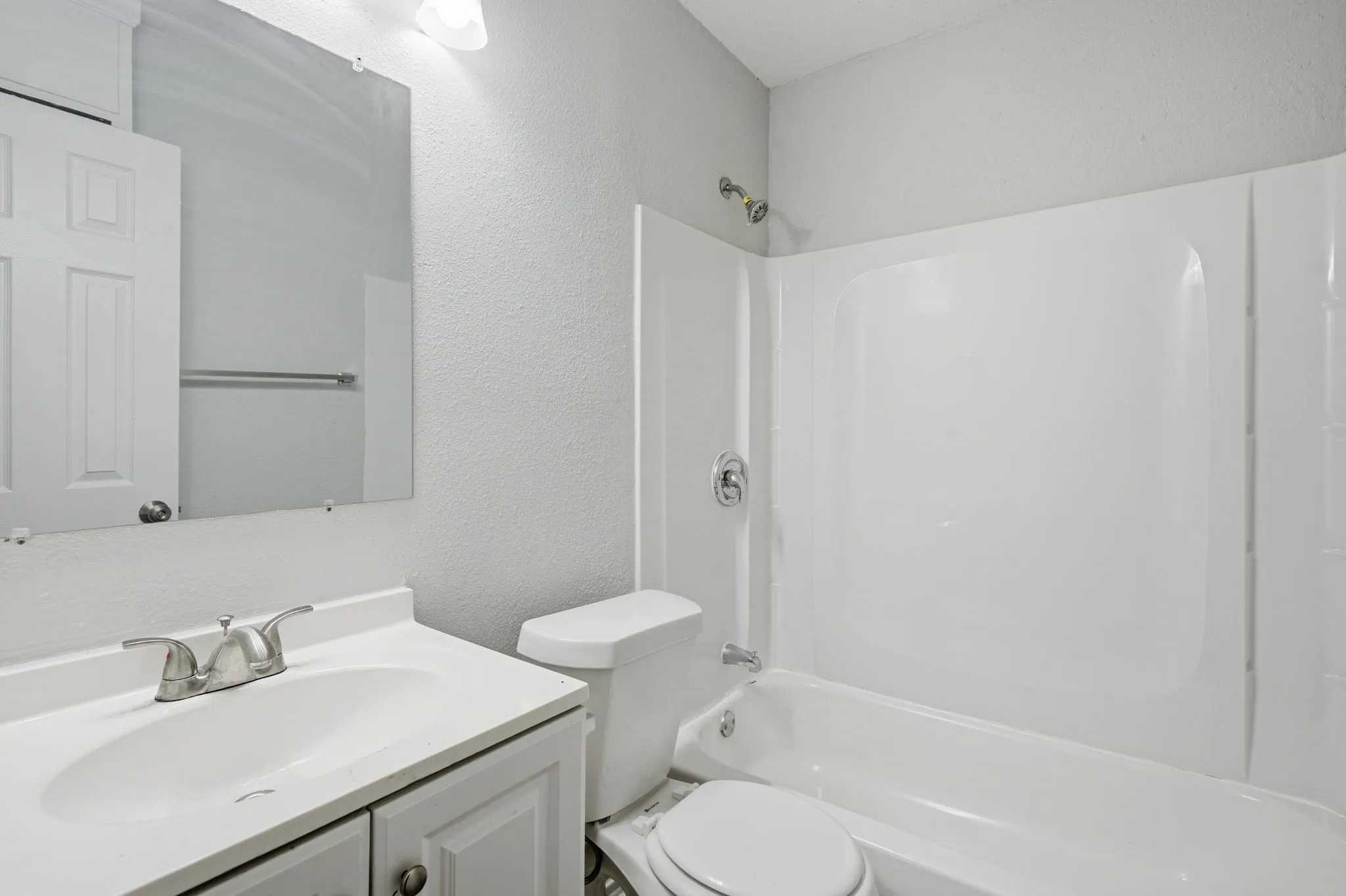 Single Family Residence For Sale in Dallas County , 1450 Holcomb Road, Dallas, Texas 75217, 2 Bedroom, 1 Bathroom, Garage spaces, 794 Sqft, built in 1950, mls#21313753, Real Estate Agent in Dallas, Homes For Sale in Dallas county, Homes For Sale in Dallas, Realtor in Dallas Texas, Real Estate Brokerage Independent Realty Texas, Luminita Cordes Realtor