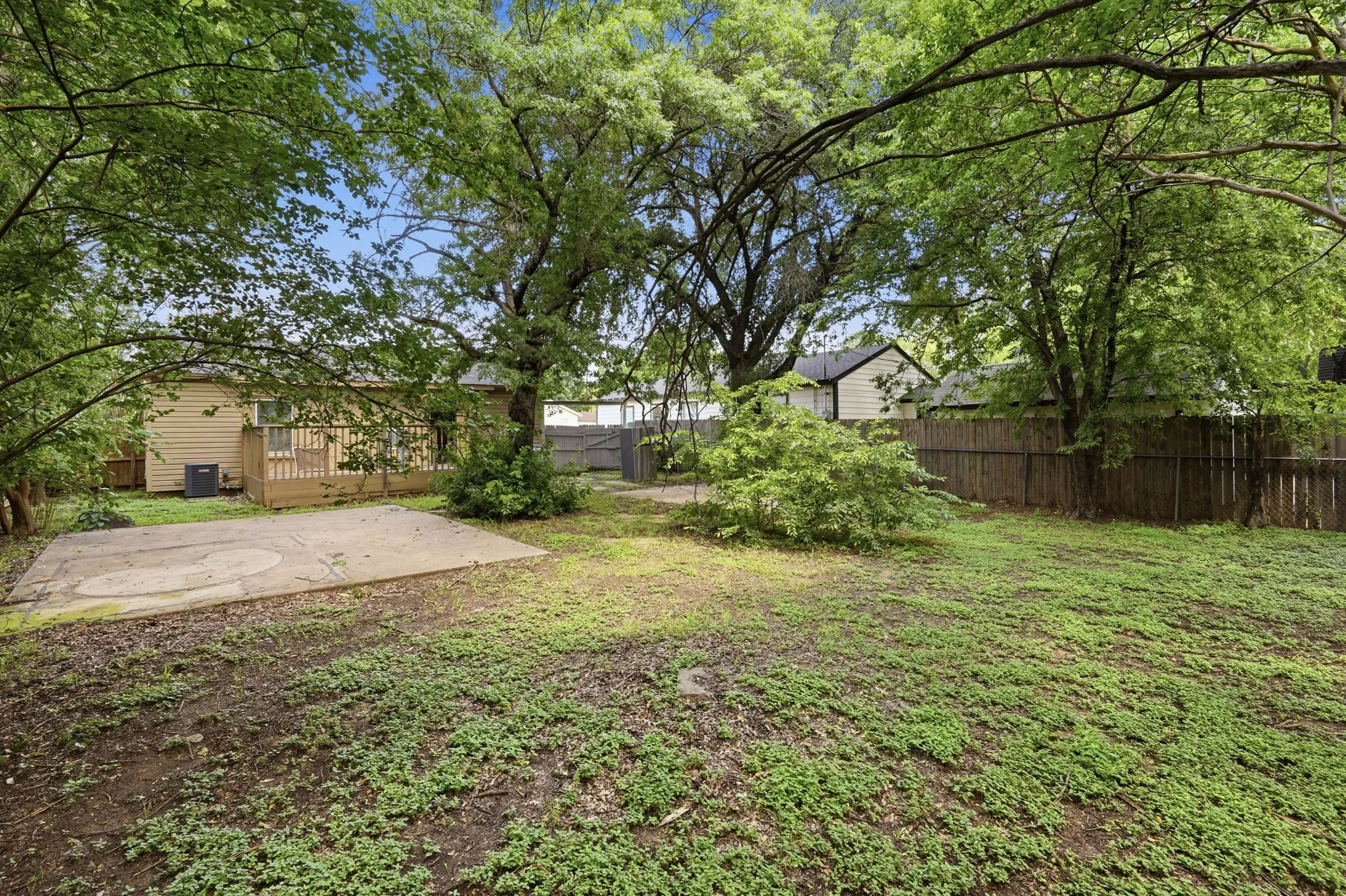 Single Family Residence For Sale in Dallas County , 1450 Holcomb Road, Dallas, Texas 75217, 2 Bedroom, 1 Bathroom, Garage spaces, 794 Sqft, built in 1950, mls#21313753, Real Estate Agent in Dallas, Homes For Sale in Dallas county, Homes For Sale in Dallas, Realtor in Dallas Texas, Real Estate Brokerage Independent Realty Texas, Luminita Cordes Realtor