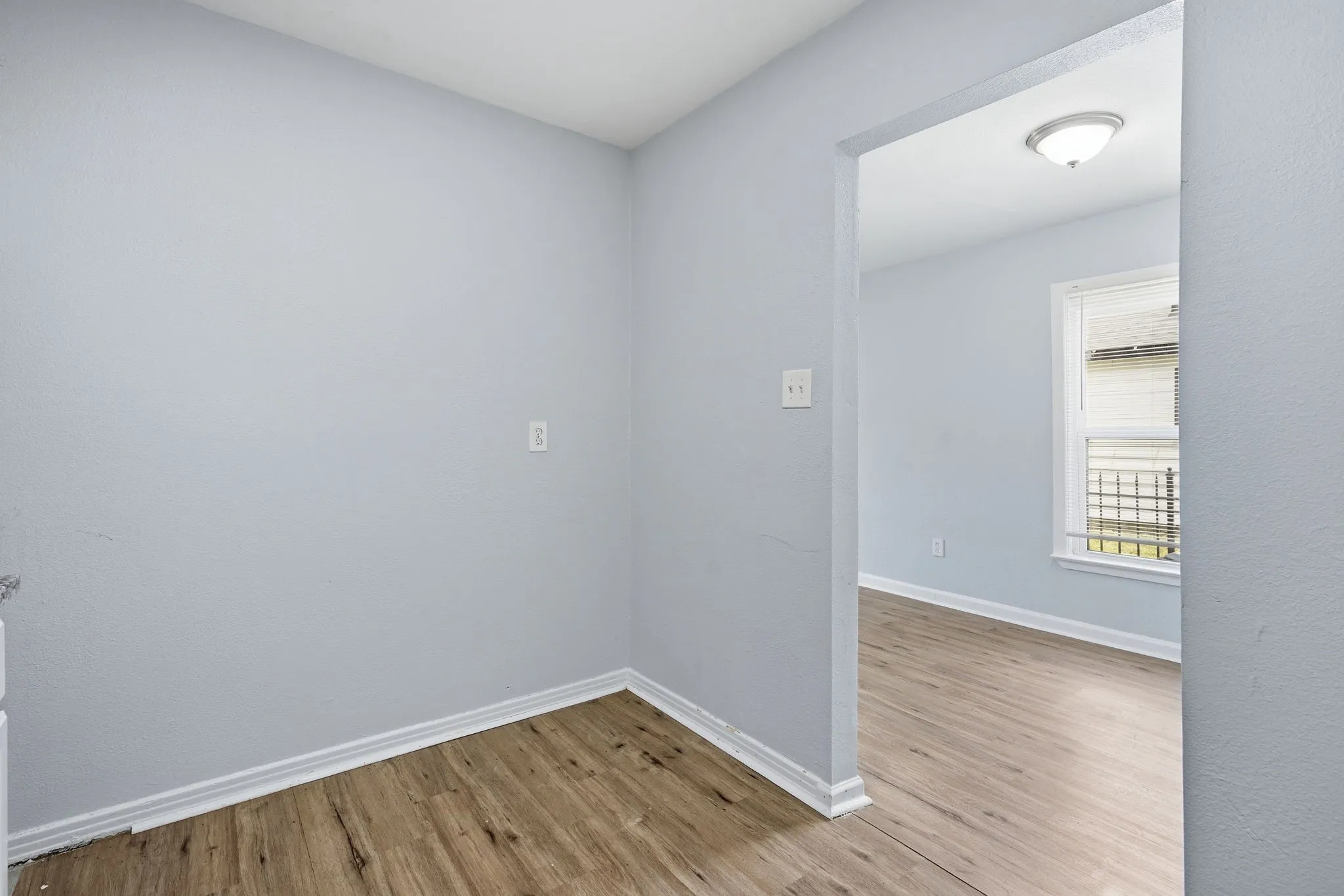 Single Family Residence For Sale in Dallas County , 1450 Holcomb Road, Dallas, Texas 75217, 2 Bedroom, 1 Bathroom, Garage spaces, 794 Sqft, built in 1950, mls#21313753, Real Estate Agent in Dallas, Homes For Sale in Dallas county, Homes For Sale in Dallas, Realtor in Dallas Texas, Real Estate Brokerage Independent Realty Texas, Luminita Cordes Realtor