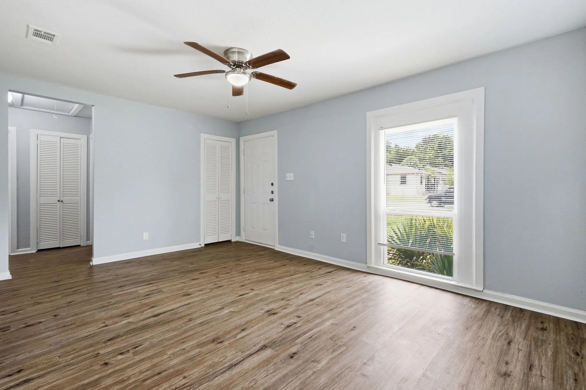 Single Family Residence For Sale in Dallas County , 1450 Holcomb Road, Dallas, Texas 75217, 2 Bedroom, 1 Bathroom, Garage spaces, 794 Sqft, built in 1950, mls#21313753, Real Estate Agent in Dallas, Homes For Sale in Dallas county, Homes For Sale in Dallas, Realtor in Dallas Texas, Real Estate Brokerage Independent Realty Texas, Luminita Cordes Realtor