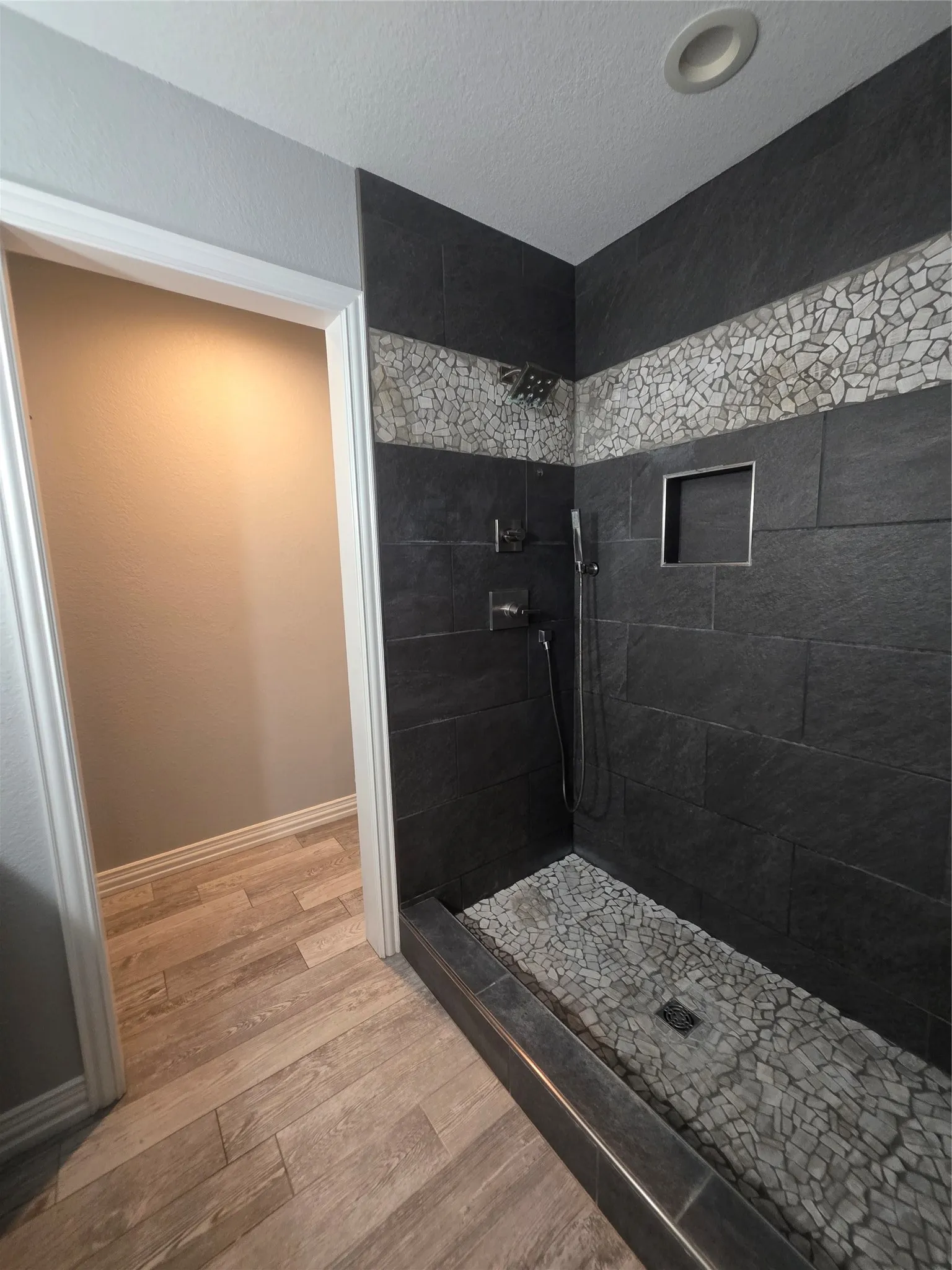 Upstairs full bathroom