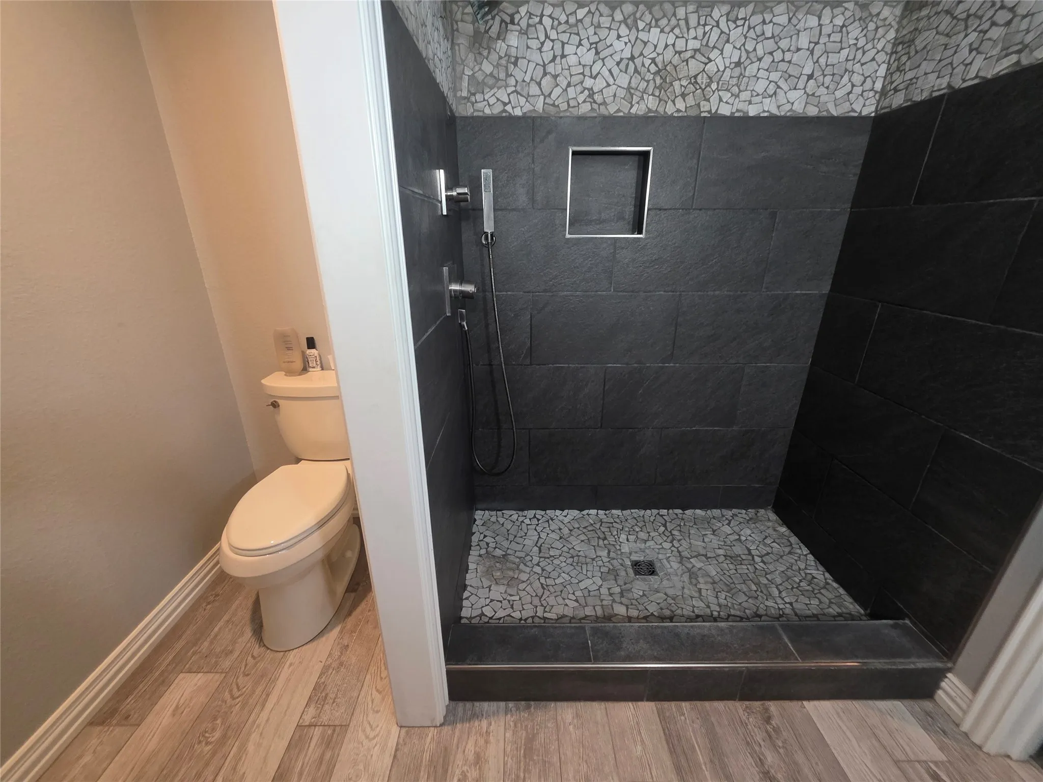 Upstairs full bathroom