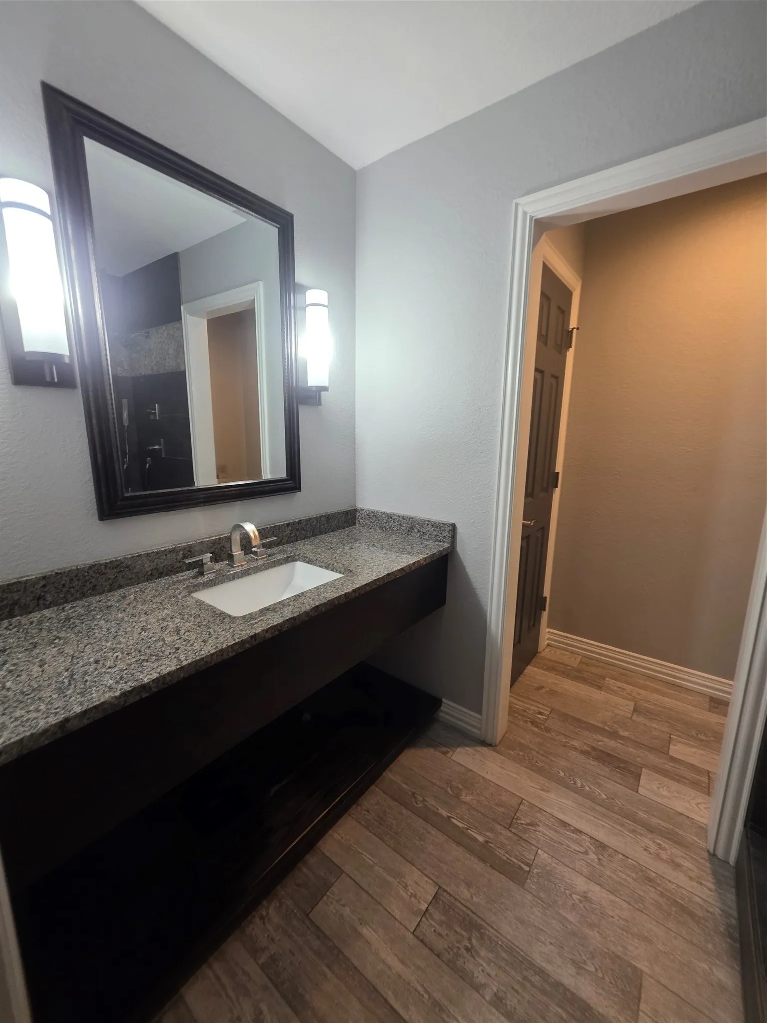 Upstairs full bathroom