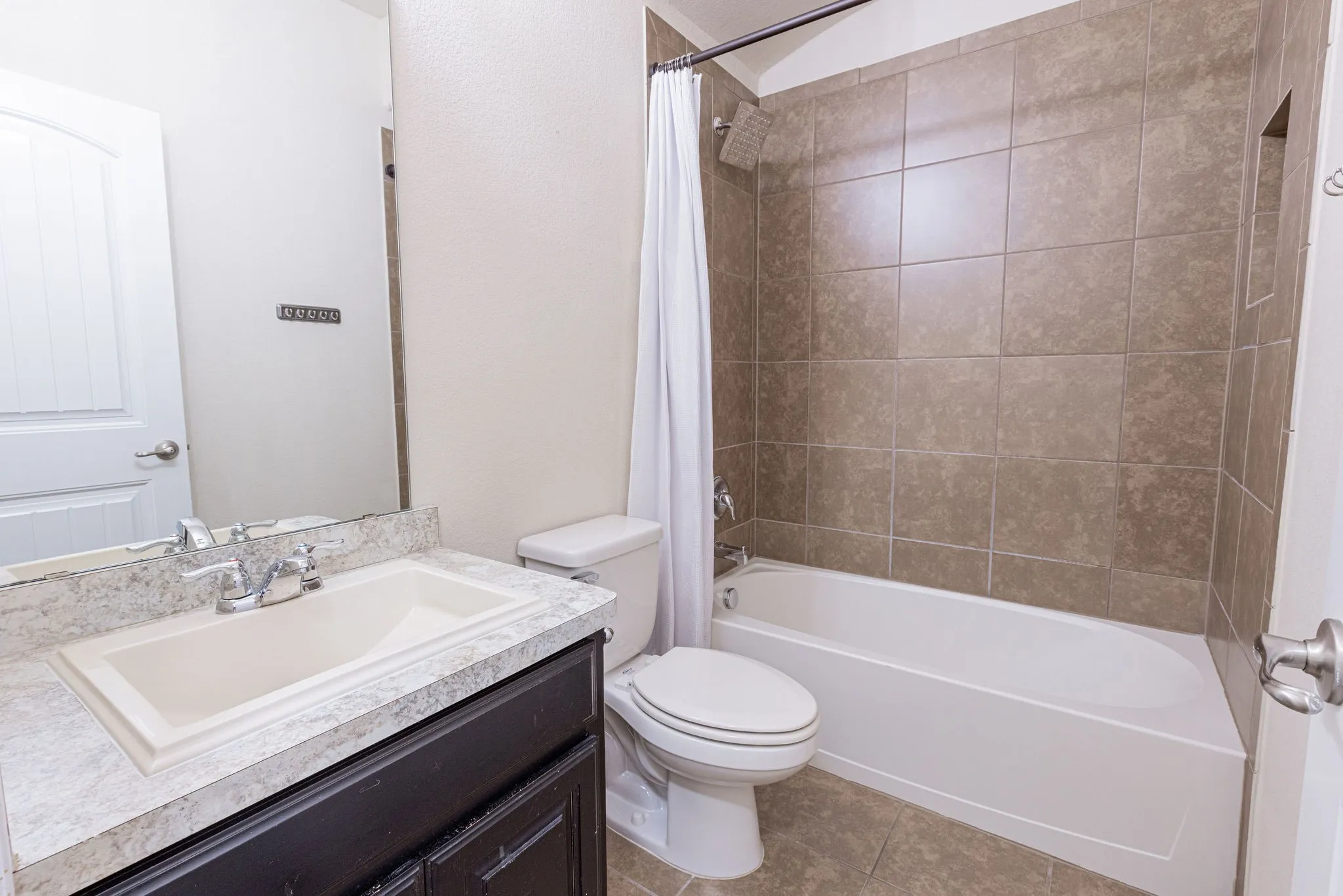 Single Family Residence For Sale in Tarrant County , 4833 Elkhart Drive, Fort Worth, Texas 76036, 3 Bedroom, 2 Bathroom, 2 Garage spaces, 1,350 Sqft, built in 2013, mls#21314429, Real Estate Agent in Fort Worth, Homes For Sale in Tarrant county, Homes For Sale in Fort Worth, Realtor in Fort Worth Texas, Real Estate Brokerage Independent Realty Texas, Luminita Cordes Realtor
