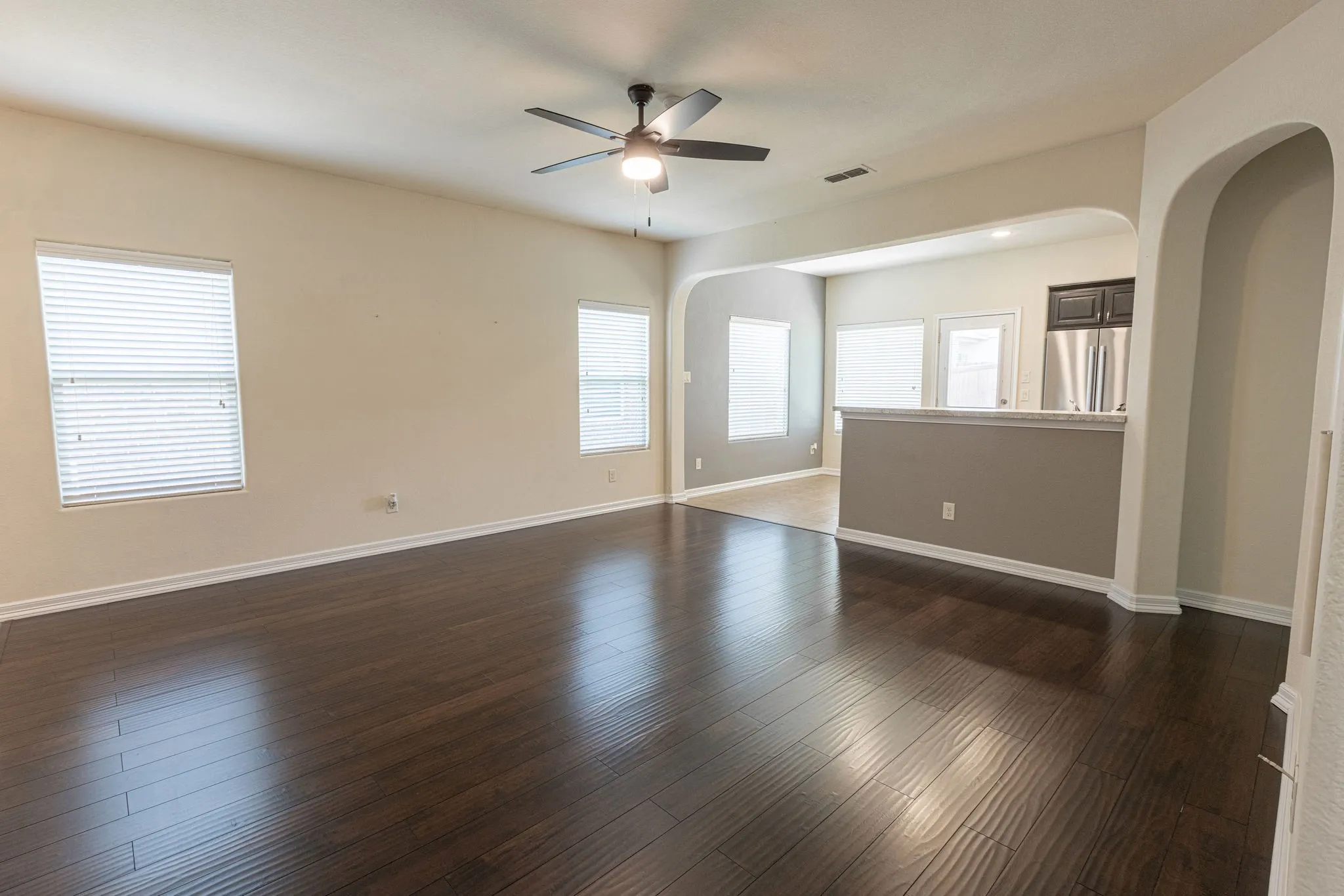 Single Family Residence For Sale in Tarrant County , 4833 Elkhart Drive, Fort Worth, Texas 76036, 3 Bedroom, 2 Bathroom, 2 Garage spaces, 1,350 Sqft, built in 2013, mls#21314429, Real Estate Agent in Fort Worth, Homes For Sale in Tarrant county, Homes For Sale in Fort Worth, Realtor in Fort Worth Texas, Real Estate Brokerage Independent Realty Texas, Luminita Cordes Realtor