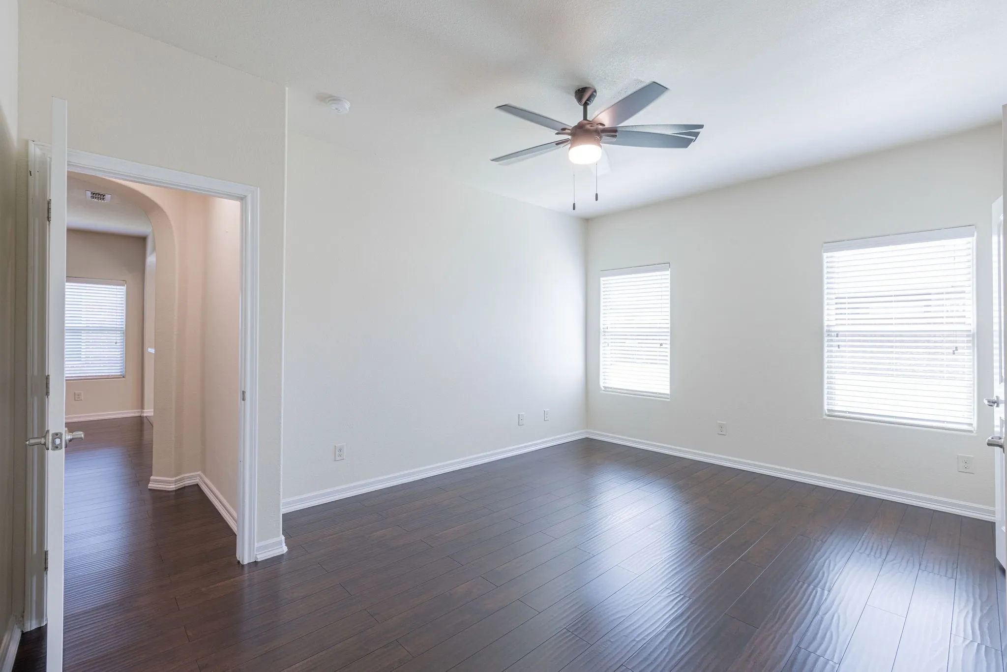 Single Family Residence For Sale in Tarrant County , 4833 Elkhart Drive, Fort Worth, Texas 76036, 3 Bedroom, 2 Bathroom, 2 Garage spaces, 1,350 Sqft, built in 2013, mls#21314429, Real Estate Agent in Fort Worth, Homes For Sale in Tarrant county, Homes For Sale in Fort Worth, Realtor in Fort Worth Texas, Real Estate Brokerage Independent Realty Texas, Luminita Cordes Realtor