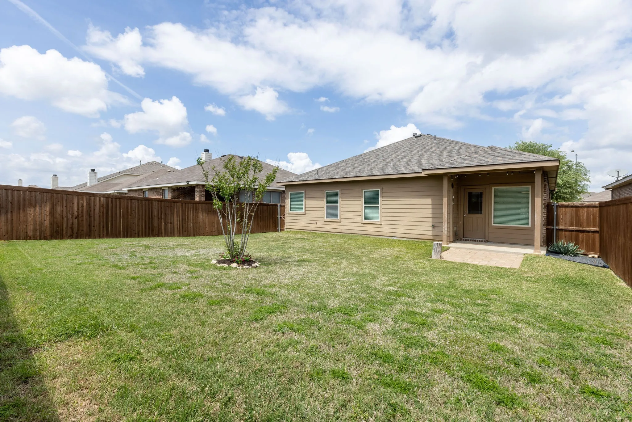 Single Family Residence For Sale in Tarrant County , 4833 Elkhart Drive, Fort Worth, Texas 76036, 3 Bedroom, 2 Bathroom, 2 Garage spaces, 1,350 Sqft, built in 2013, mls#21314429, Real Estate Agent in Fort Worth, Homes For Sale in Tarrant county, Homes For Sale in Fort Worth, Realtor in Fort Worth Texas, Real Estate Brokerage Independent Realty Texas, Luminita Cordes Realtor