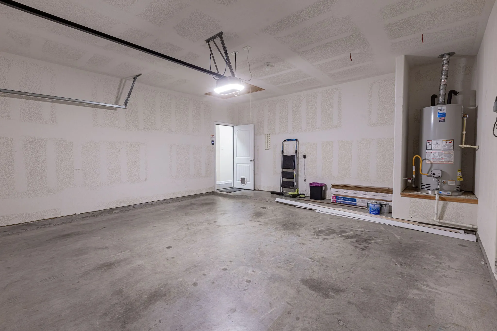 Single Family Residence For Sale in Tarrant County , 4833 Elkhart Drive, Fort Worth, Texas 76036, 3 Bedroom, 2 Bathroom, 2 Garage spaces, 1,350 Sqft, built in 2013, mls#21314429, Real Estate Agent in Fort Worth, Homes For Sale in Tarrant county, Homes For Sale in Fort Worth, Realtor in Fort Worth Texas, Real Estate Brokerage Independent Realty Texas, Luminita Cordes Realtor