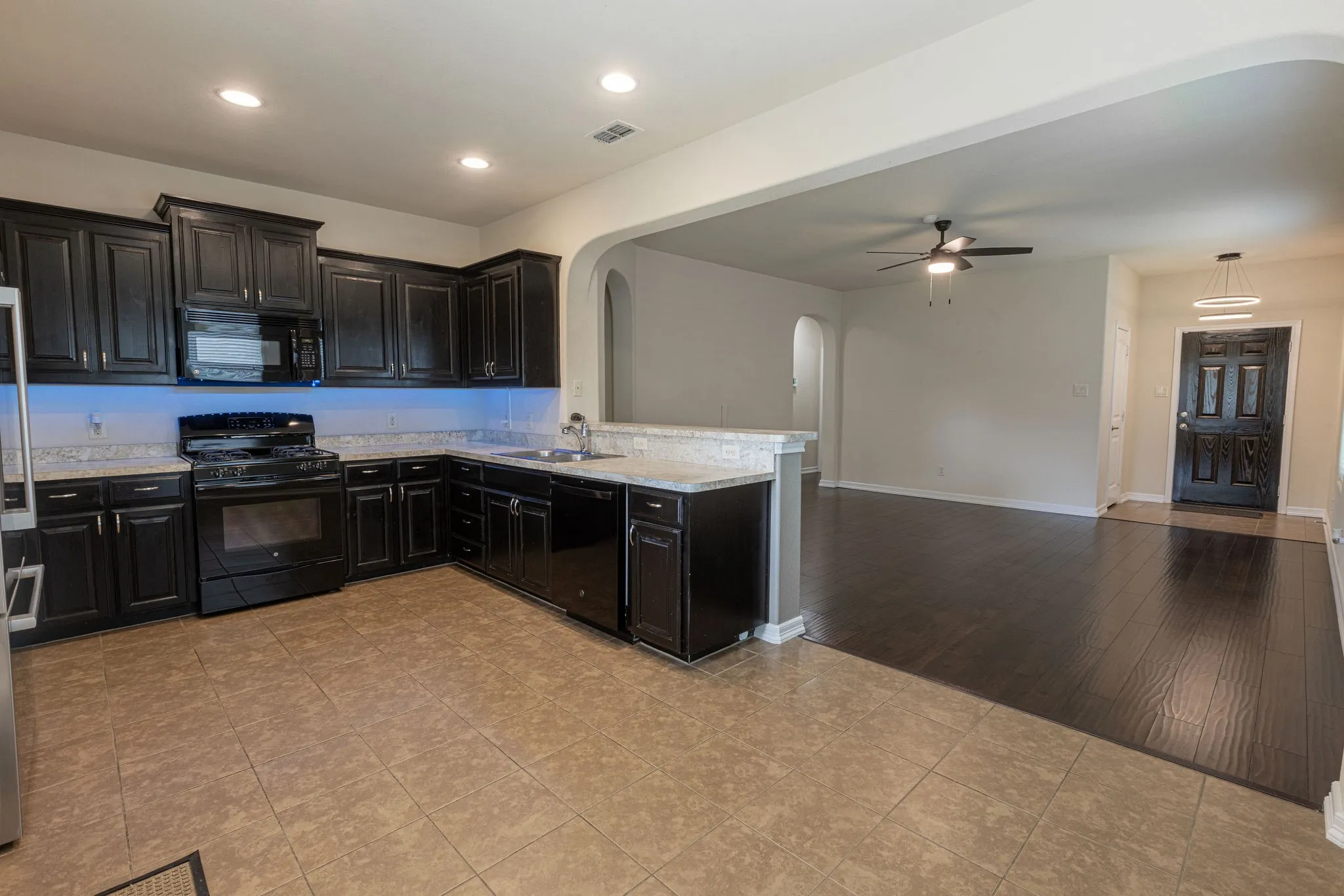 Single Family Residence For Sale in Tarrant County , 4833 Elkhart Drive, Fort Worth, Texas 76036, 3 Bedroom, 2 Bathroom, 2 Garage spaces, 1,350 Sqft, built in 2013, mls#21314429, Real Estate Agent in Fort Worth, Homes For Sale in Tarrant county, Homes For Sale in Fort Worth, Realtor in Fort Worth Texas, Real Estate Brokerage Independent Realty Texas, Luminita Cordes Realtor
