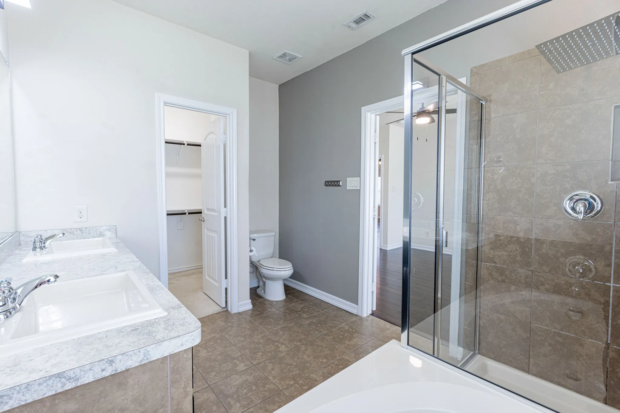 Single Family Residence For Sale in Tarrant County , 4833 Elkhart Drive, Fort Worth, Texas 76036, 3 Bedroom, 2 Bathroom, 2 Garage spaces, 1,350 Sqft, built in 2013, mls#21314429, Real Estate Agent in Fort Worth, Homes For Sale in Tarrant county, Homes For Sale in Fort Worth, Realtor in Fort Worth Texas, Real Estate Brokerage Independent Realty Texas, Luminita Cordes Realtor