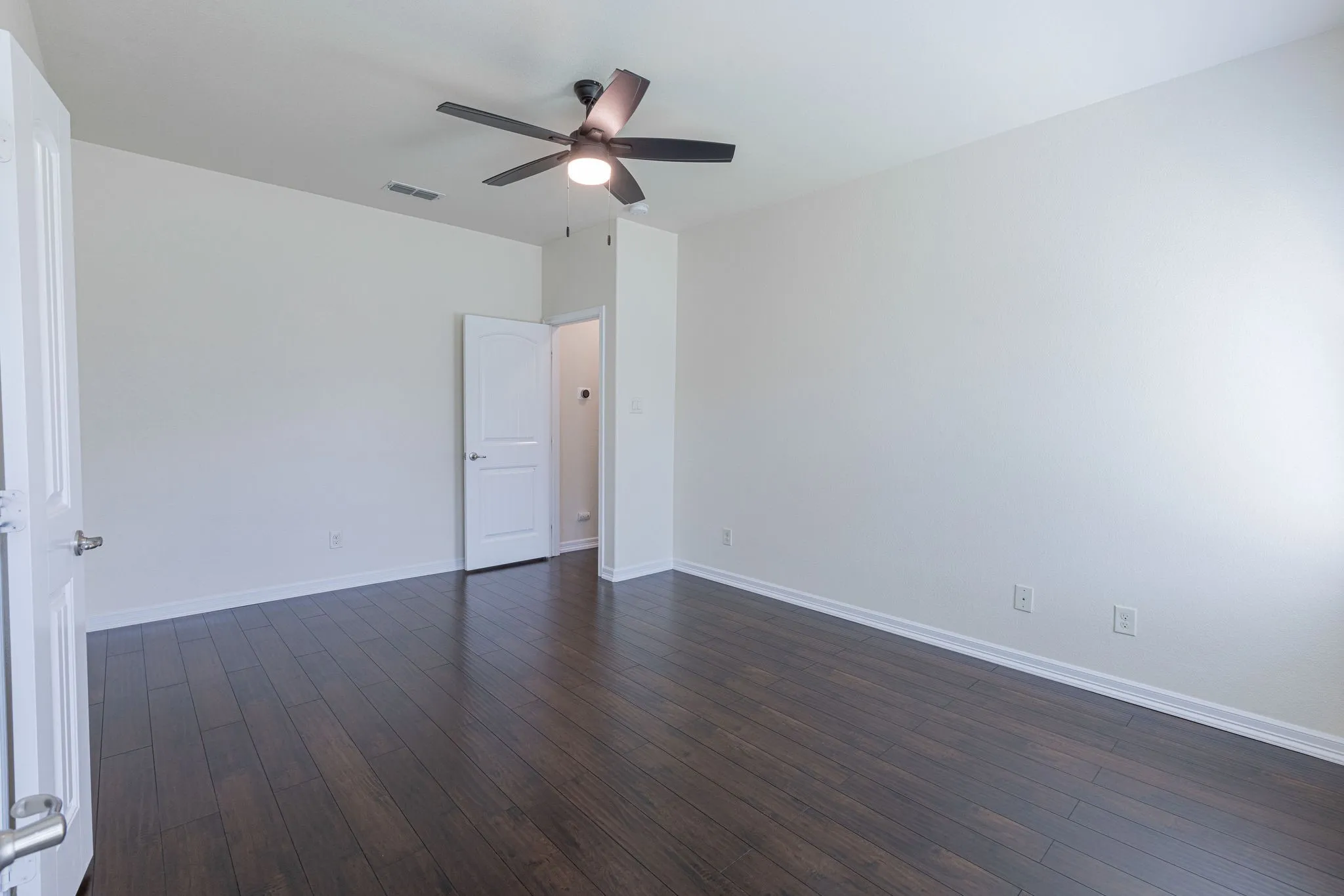 Single Family Residence For Sale in Tarrant County , 4833 Elkhart Drive, Fort Worth, Texas 76036, 3 Bedroom, 2 Bathroom, 2 Garage spaces, 1,350 Sqft, built in 2013, mls#21314429, Real Estate Agent in Fort Worth, Homes For Sale in Tarrant county, Homes For Sale in Fort Worth, Realtor in Fort Worth Texas, Real Estate Brokerage Independent Realty Texas, Luminita Cordes Realtor