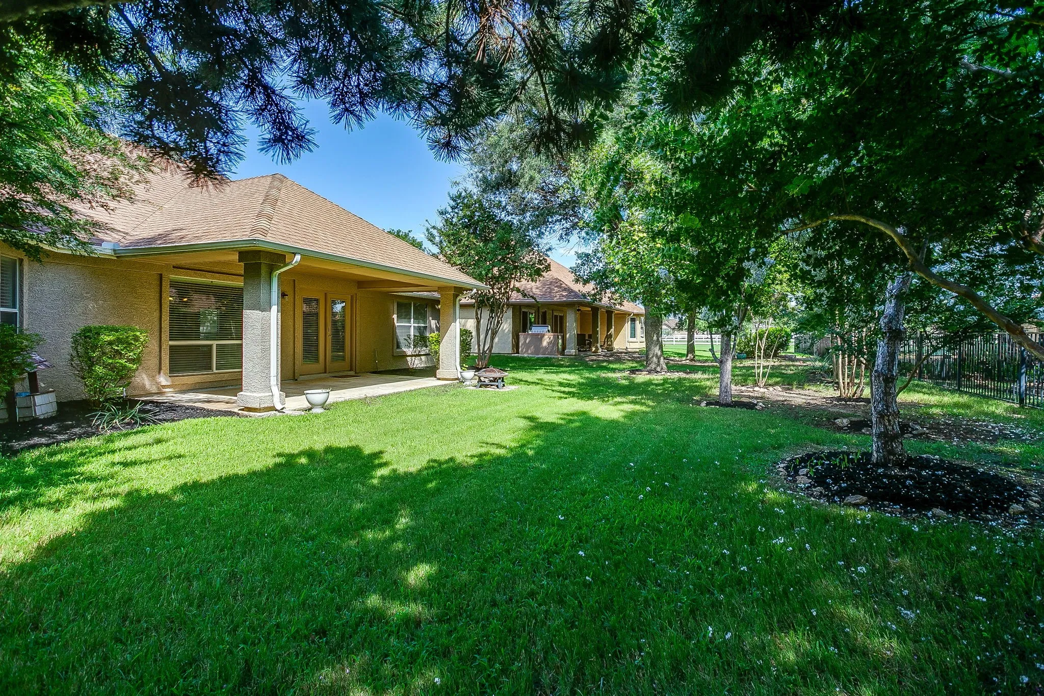 Single Family Residence For Sale in Denton County , 10508 Belvedere Drive, Denton, Texas 76207, 2 Bedroom, 2 Bathroom, 2 Garage spaces, 1,915 Sqft, built in 2005, mls#21314365, Real Estate Agent in Denton, Homes For Sale in Denton county, Homes For Sale in Denton, Realtor in Denton Texas, Real Estate Brokerage Independent Realty Texas, Luminita Cordes Realtor