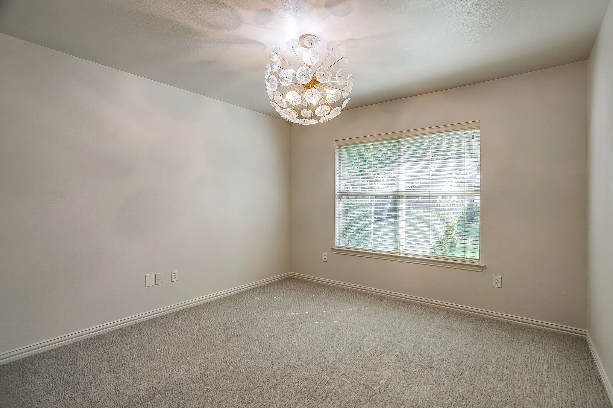 Single Family Residence For Sale in Denton County , 10508 Belvedere Drive, Denton, Texas 76207, 2 Bedroom, 2 Bathroom, 2 Garage spaces, 1,915 Sqft, built in 2005, mls#21314365, Real Estate Agent in Denton, Homes For Sale in Denton county, Homes For Sale in Denton, Realtor in Denton Texas, Real Estate Brokerage Independent Realty Texas, Luminita Cordes Realtor