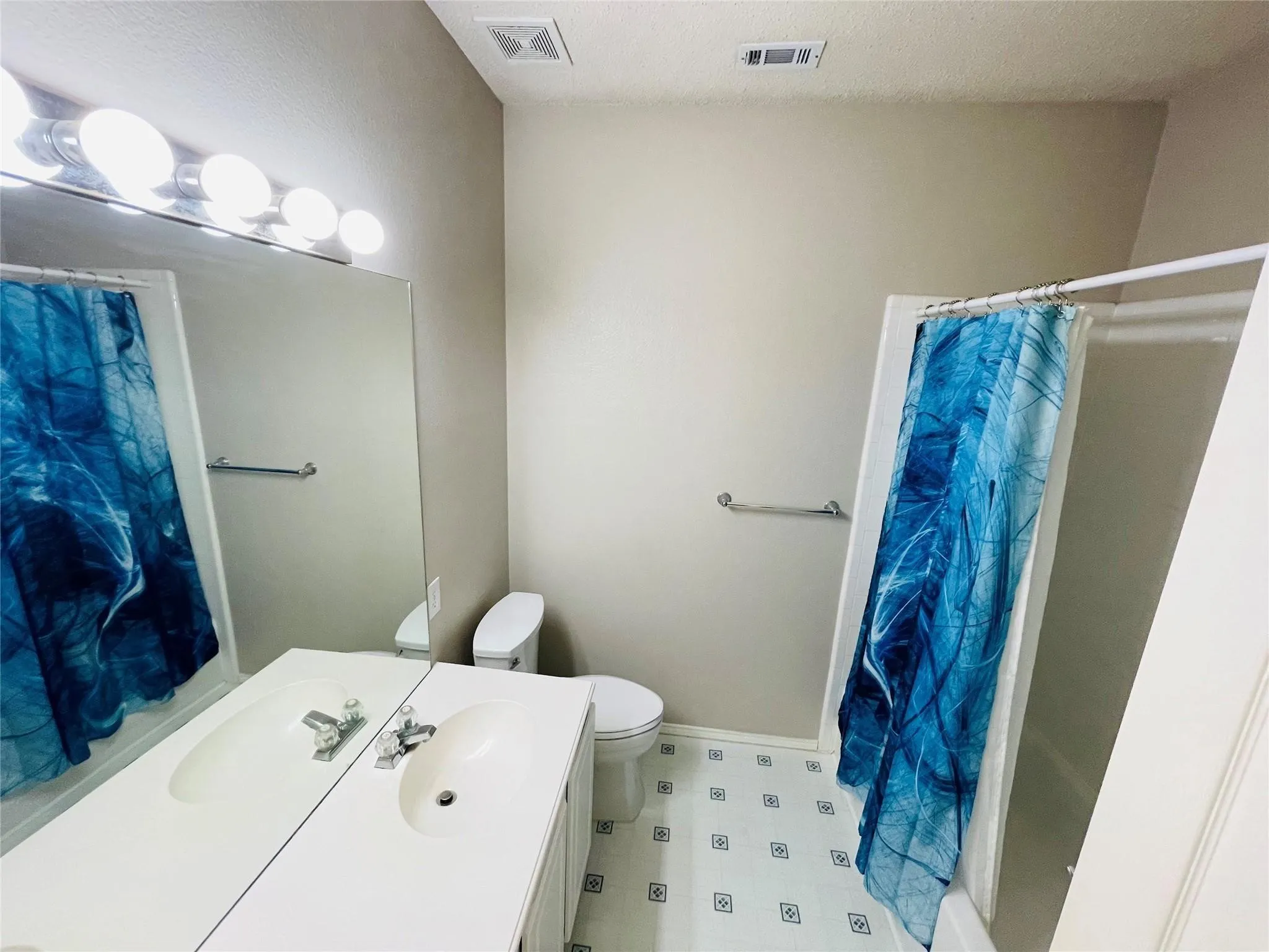 Single Family Residence For Rent in Collin County , 11082 Clearstream Lane, Frisco, Texas 75035, 4 Bedroom, 2 Bathroom, 2 Garage spaces, 2,176 Sqft, built in 2000, mls#21314299, Real Estate Agent in Frisco, Homes For Rent in Collin county, Homes For Rent in Frisco, Realtor in Frisco Texas, Real Estate Brokerage Independent Realty Texas, Luminita Cordes Realtor