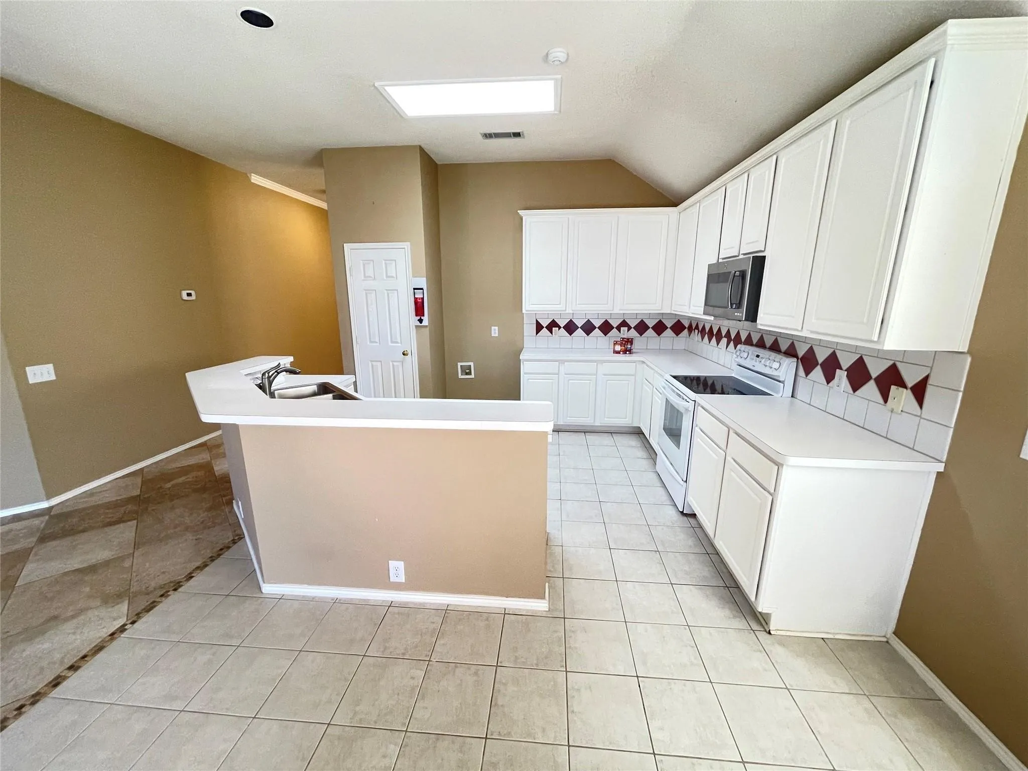 Single Family Residence For Rent in Collin County , 11082 Clearstream Lane, Frisco, Texas 75035, 4 Bedroom, 2 Bathroom, 2 Garage spaces, 2,176 Sqft, built in 2000, mls#21314299, Real Estate Agent in Frisco, Homes For Rent in Collin county, Homes For Rent in Frisco, Realtor in Frisco Texas, Real Estate Brokerage Independent Realty Texas, Luminita Cordes Realtor