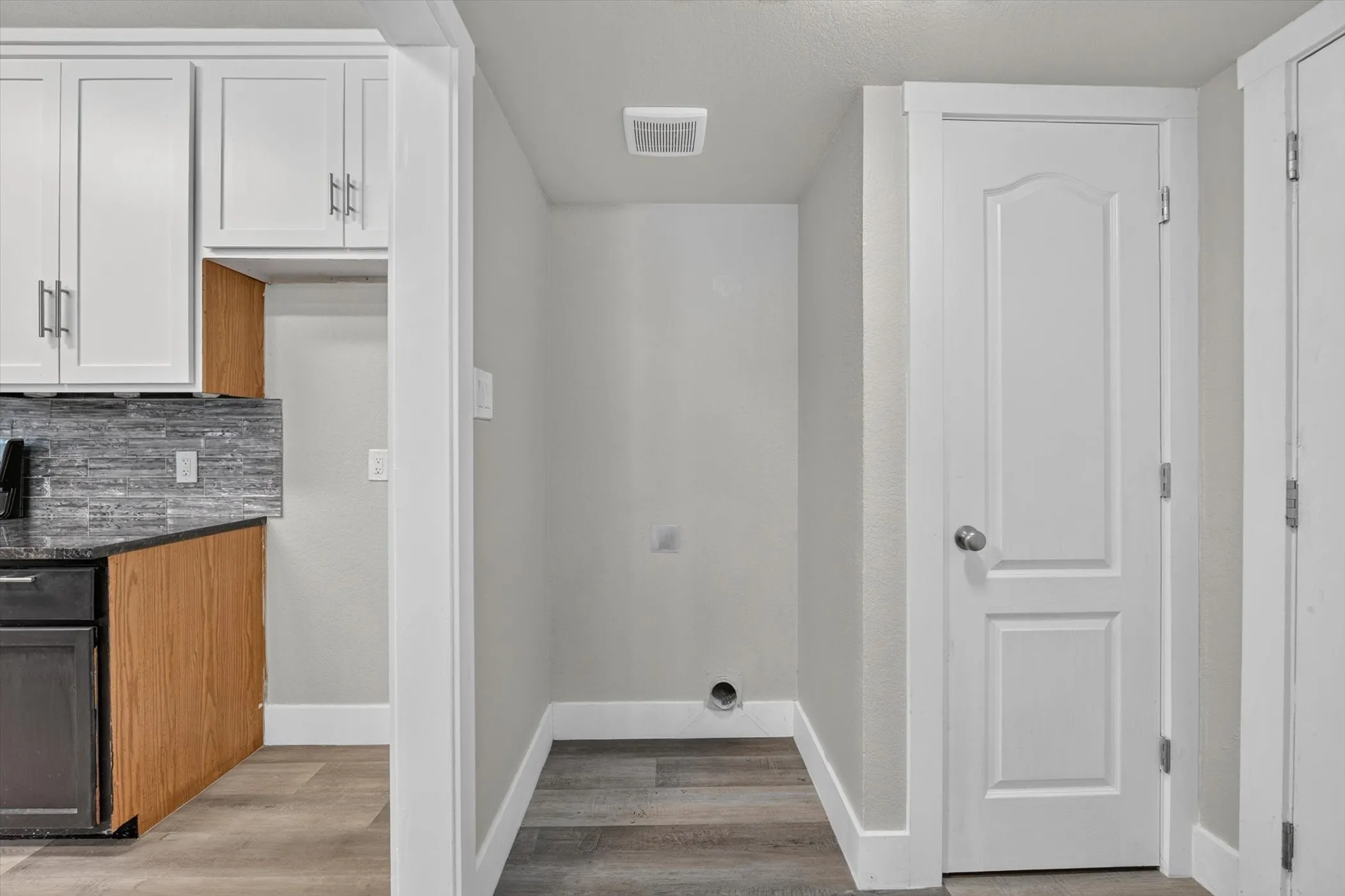 Single Family Residence For Sale in Tarrant County , 716 River Hill Lane, Fort Worth, Texas 76114, 4 Bedroom, 3 Bathroom, 2 Garage spaces, 1,627 Sqft, built in 2005, mls#21314433, Real Estate Agent in Fort Worth, Homes For Sale in Tarrant county, Homes For Sale in Fort Worth, Realtor in Fort Worth Texas, Real Estate Brokerage Independent Realty Texas, Luminita Cordes Realtor