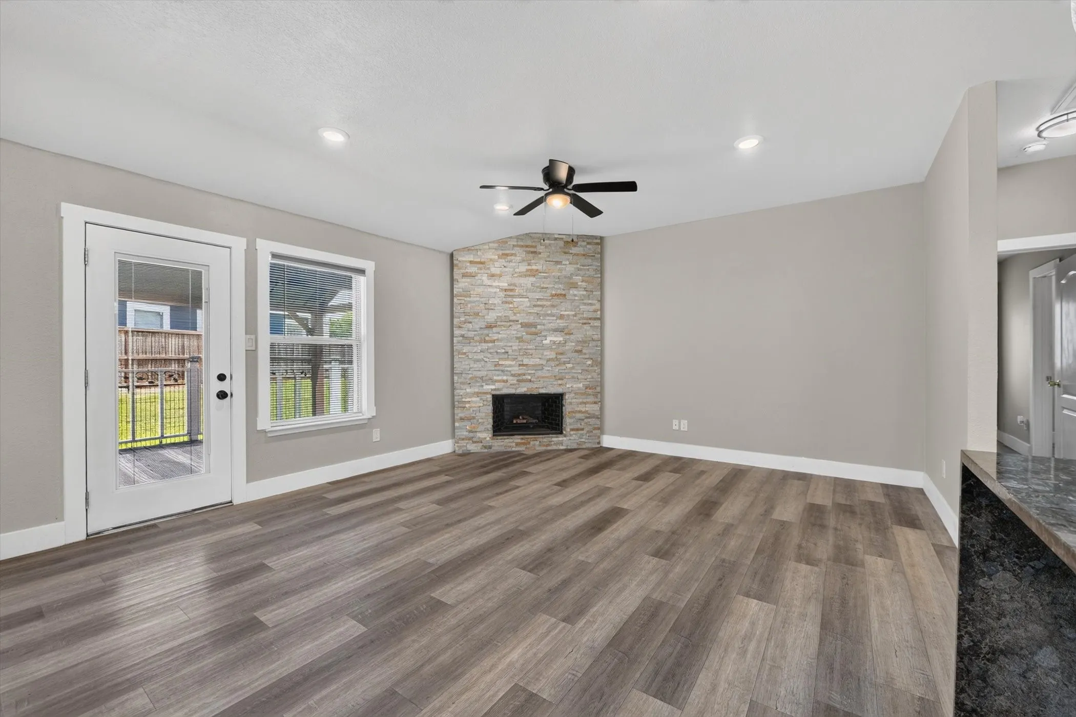 Single Family Residence For Sale in Tarrant County , 716 River Hill Lane, Fort Worth, Texas 76114, 4 Bedroom, 3 Bathroom, 2 Garage spaces, 1,627 Sqft, built in 2005, mls#21314433, Real Estate Agent in Fort Worth, Homes For Sale in Tarrant county, Homes For Sale in Fort Worth, Realtor in Fort Worth Texas, Real Estate Brokerage Independent Realty Texas, Luminita Cordes Realtor